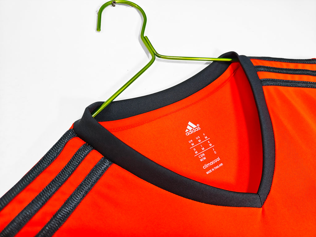 2013-14赛季皇马二客橙色怀旧版本