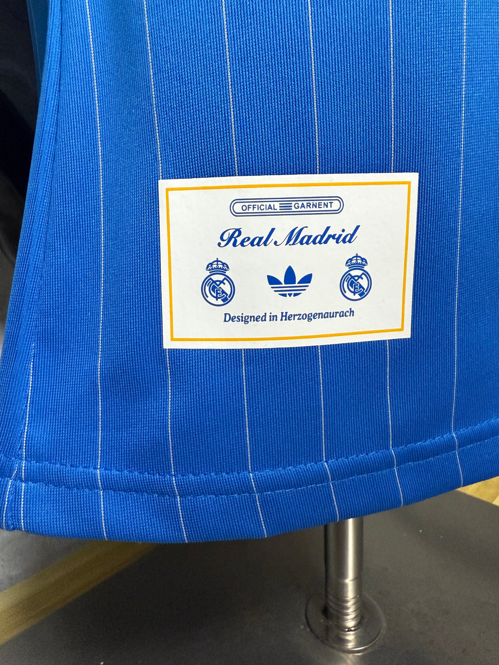 25-26皇马复古款三叶蓝玩家版本