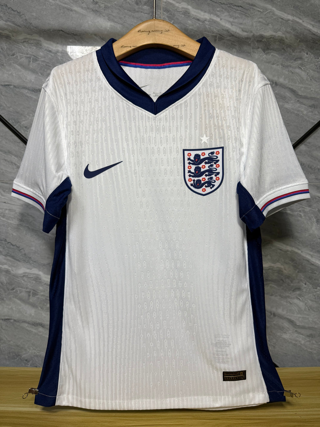 24-25英格兰主场玩家版本