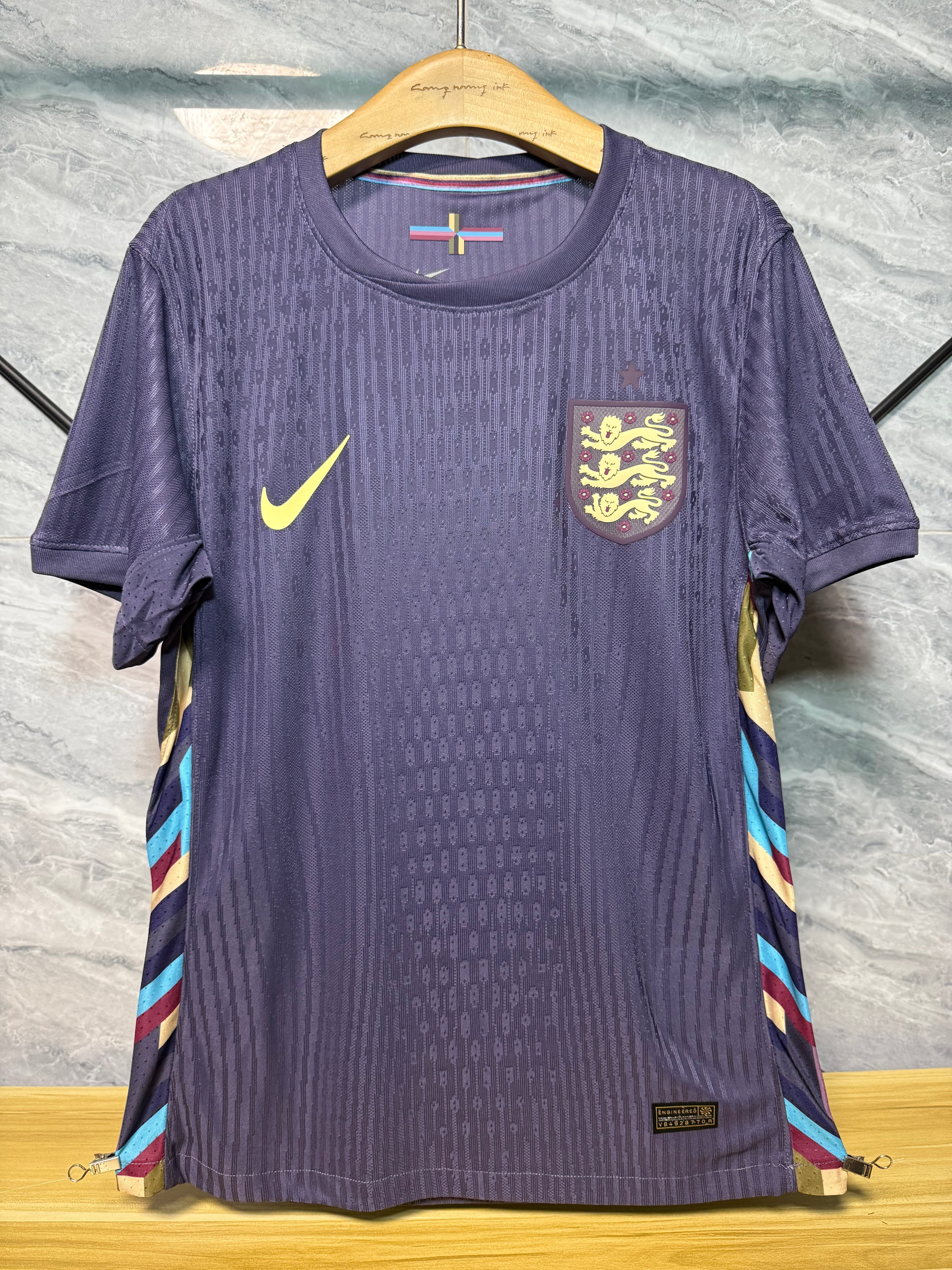 24-25英格兰客场玩家版本