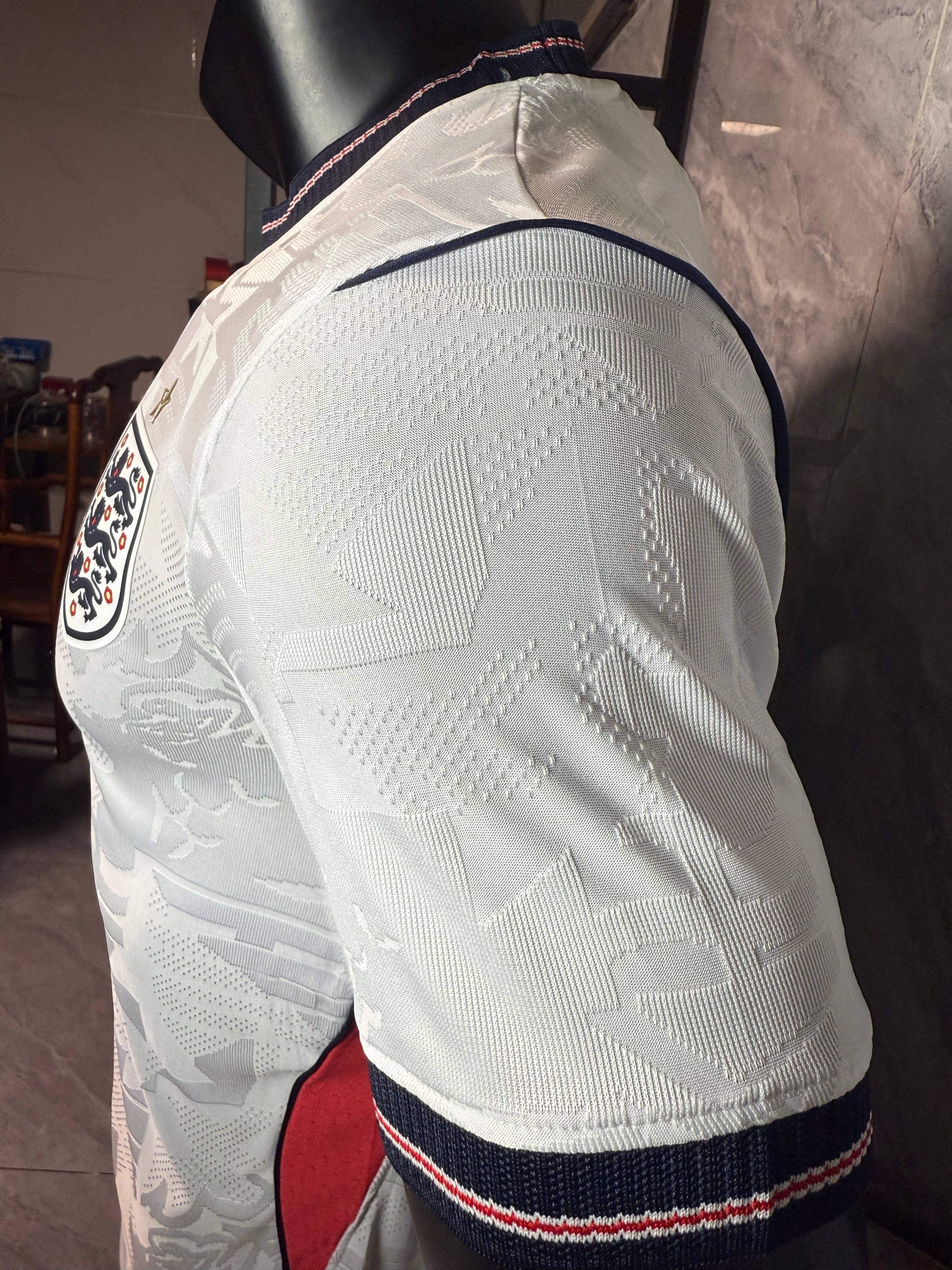 25-26英格兰主场玩家版本