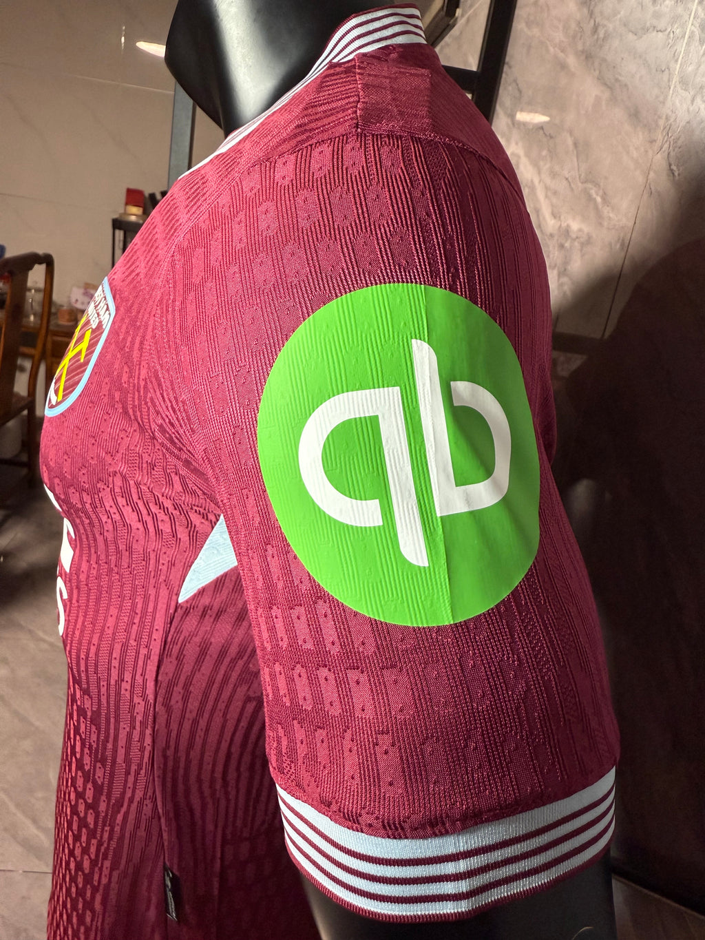 25-26西汉姆联主场玩家版本