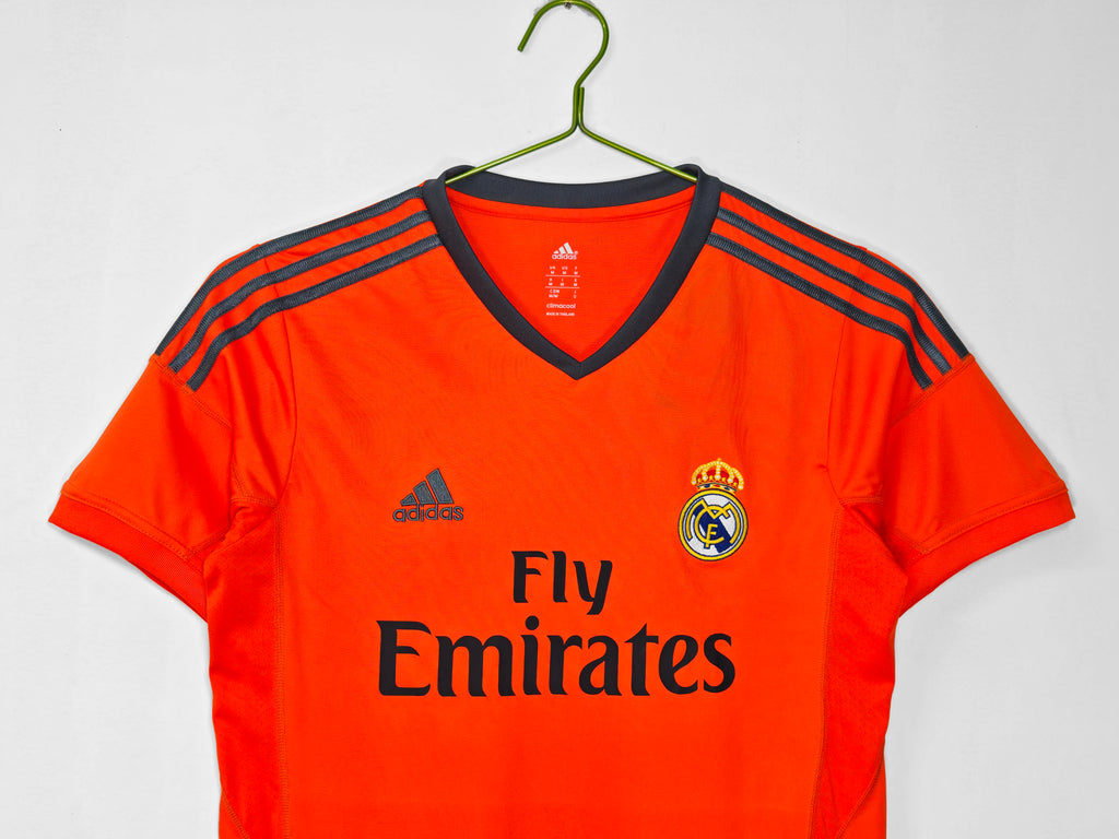 2013-14赛季皇马二客橙色怀旧版本