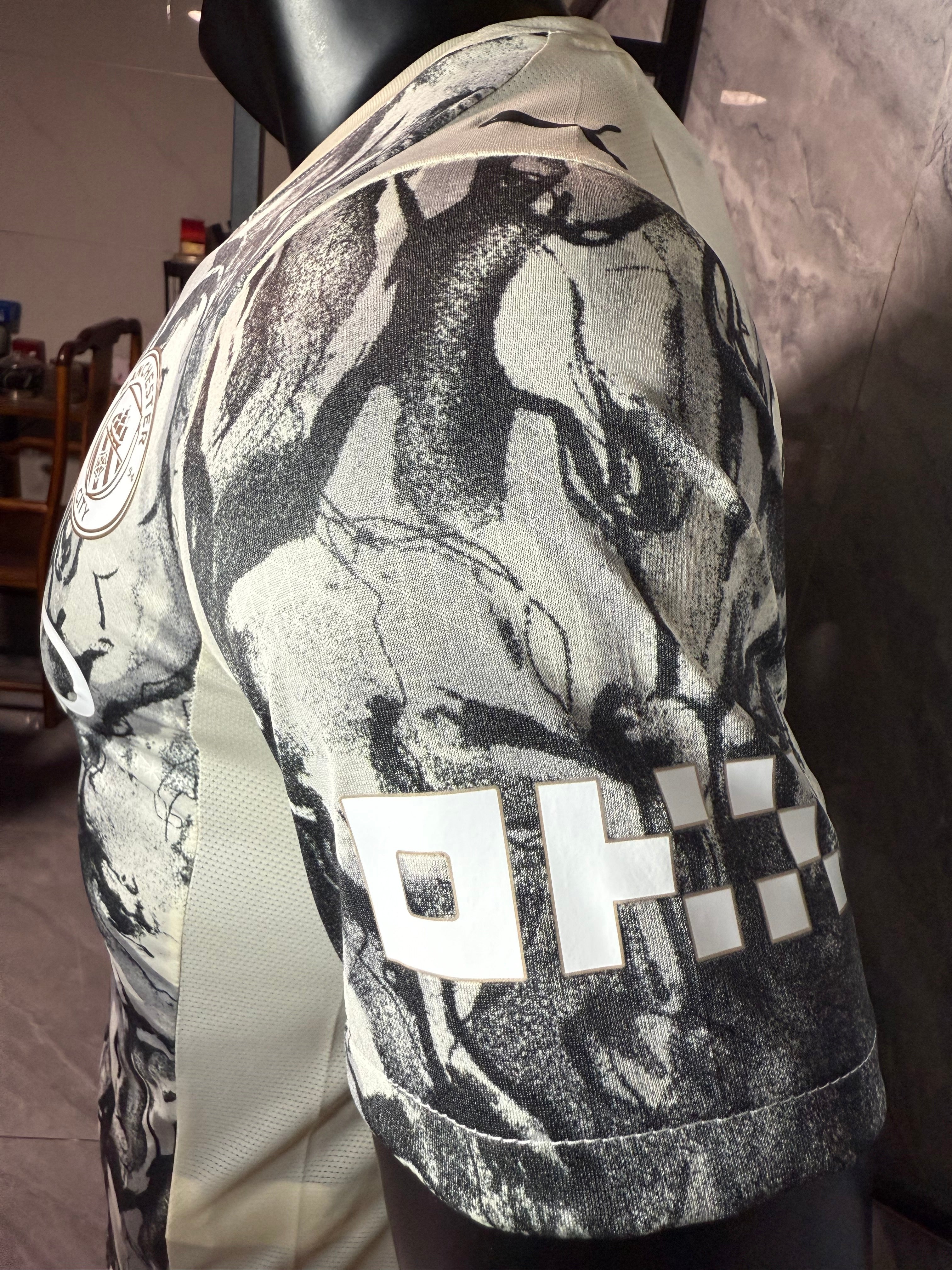 25-26曼城马年特别版vs马到成功玩家版本