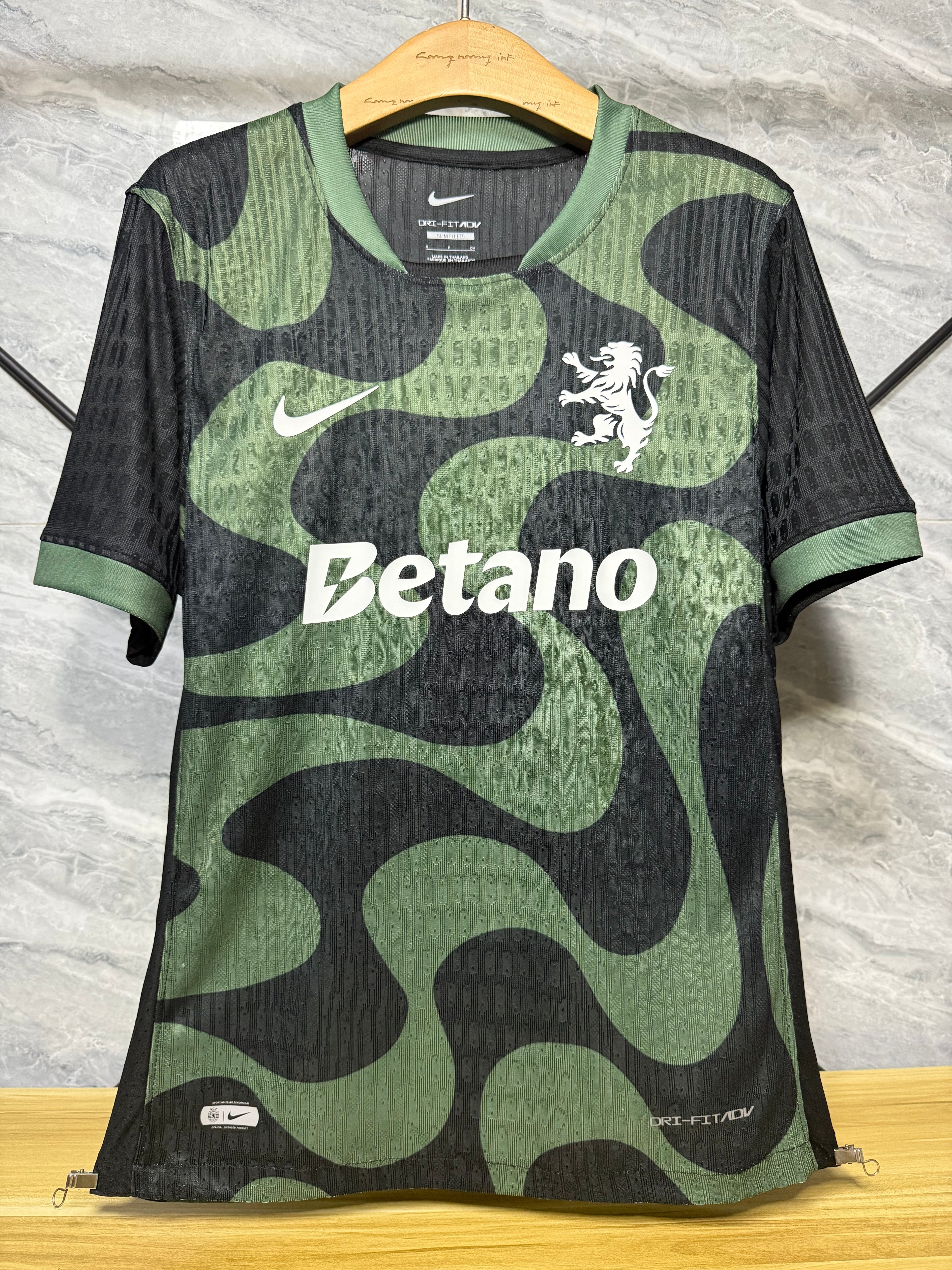 25-26里斯本客场玩家版本