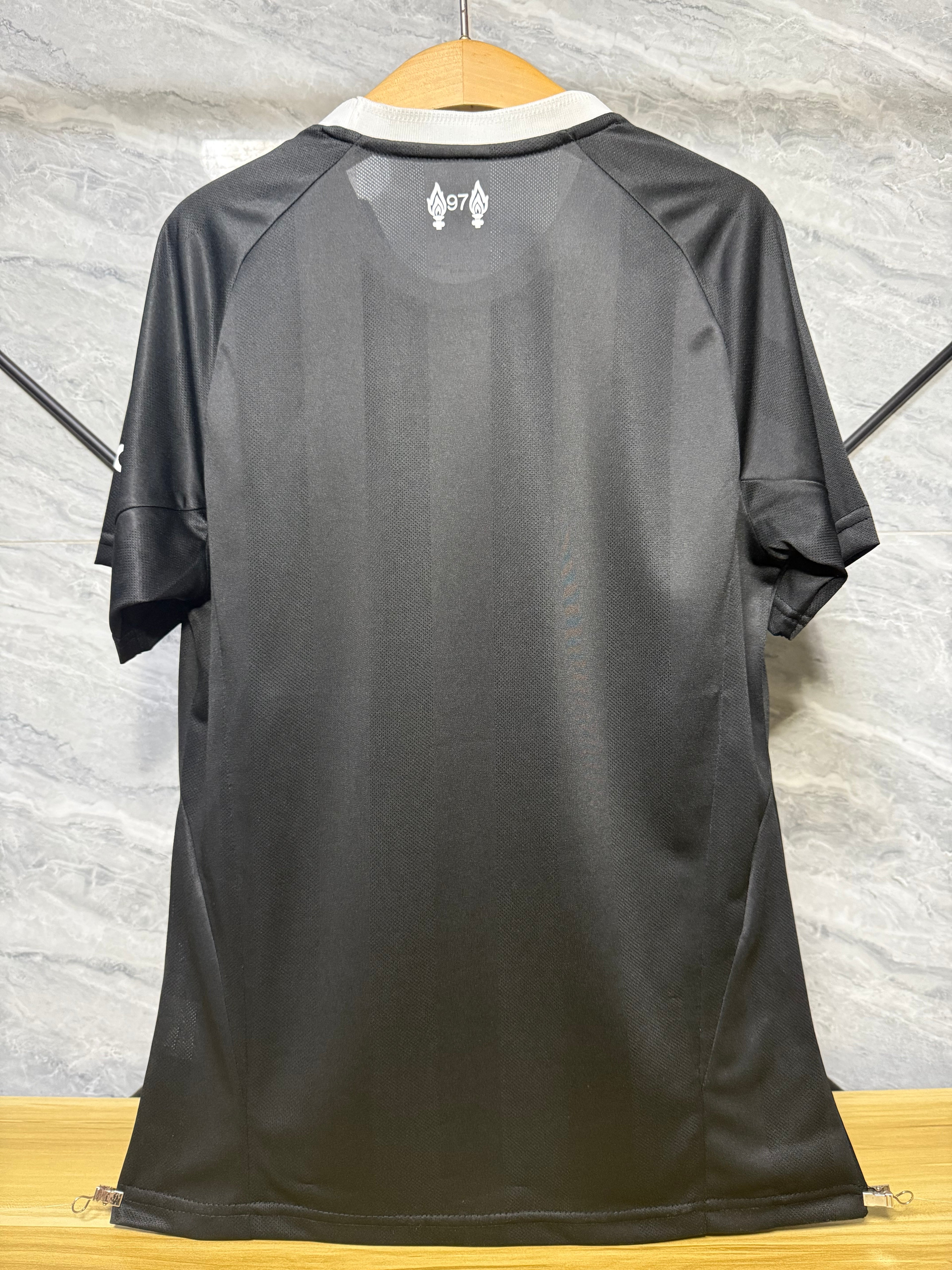 25-26利物浦守门员黑色玩家版本