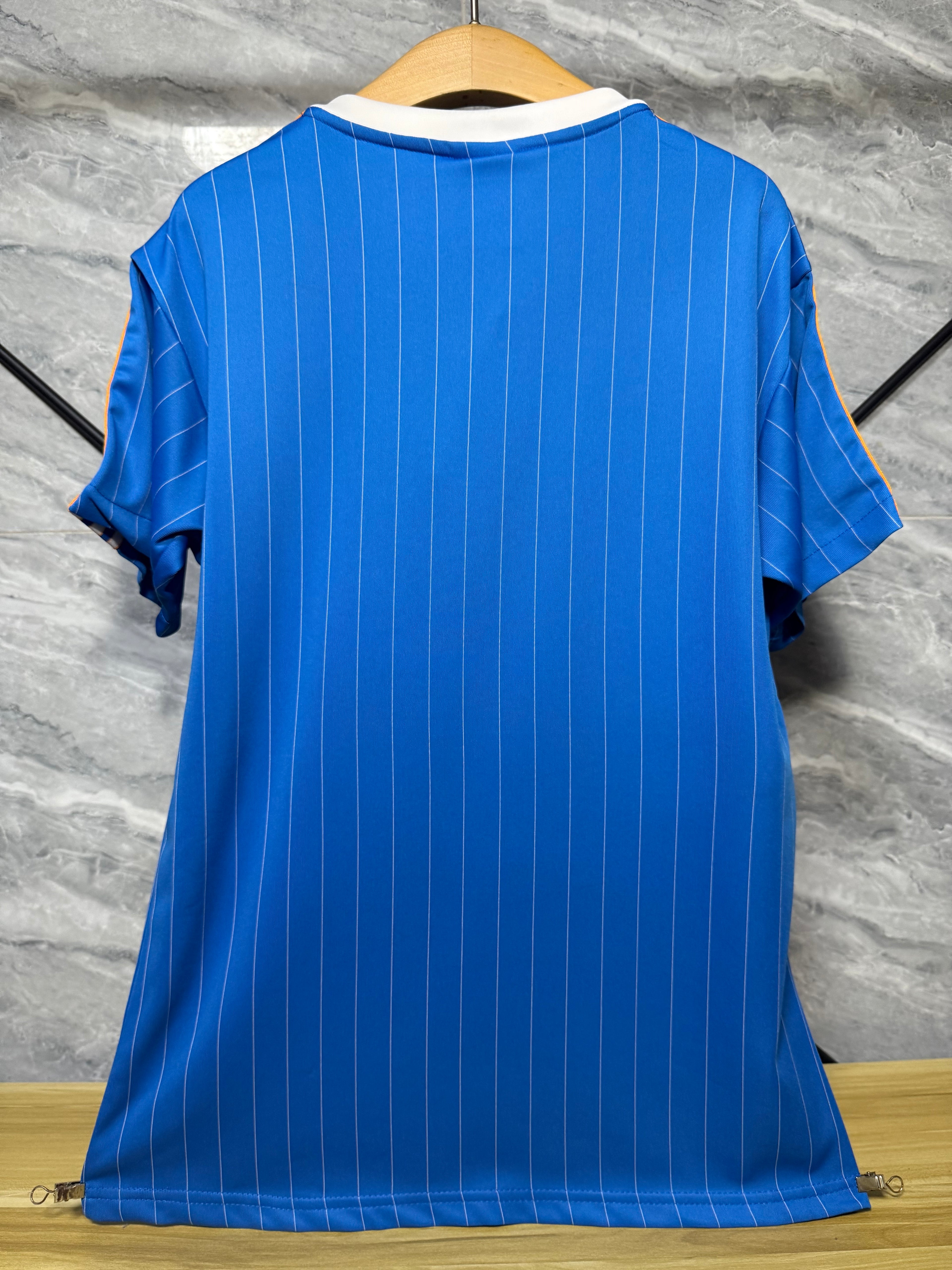 25-26皇马复古款三叶蓝玩家版本