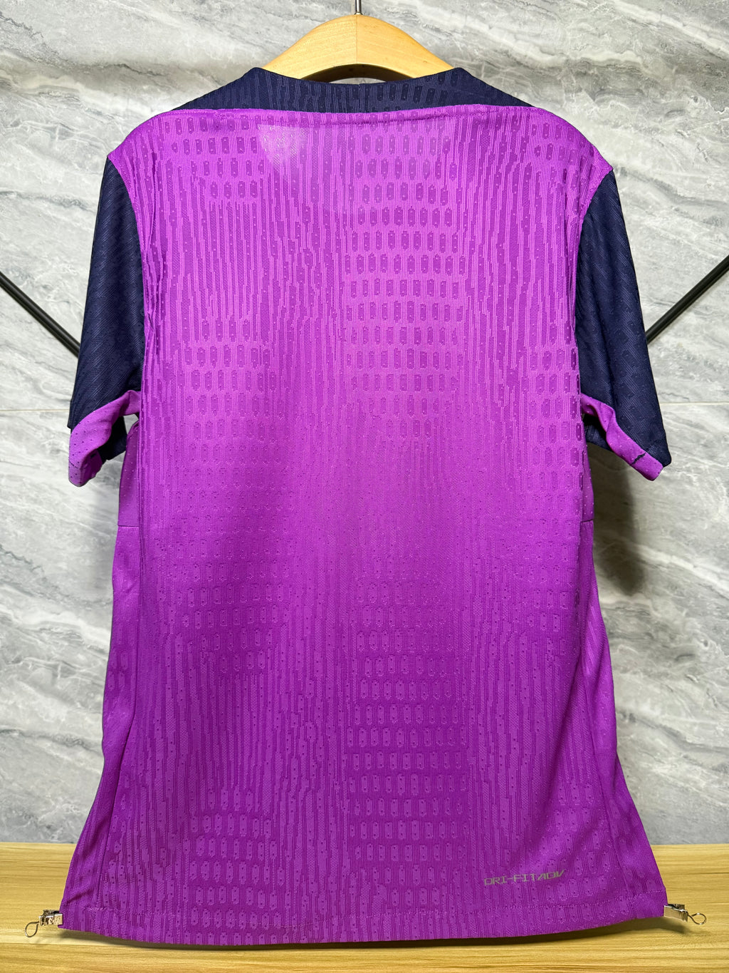 25-26巴萨训练服紫色玩家版本