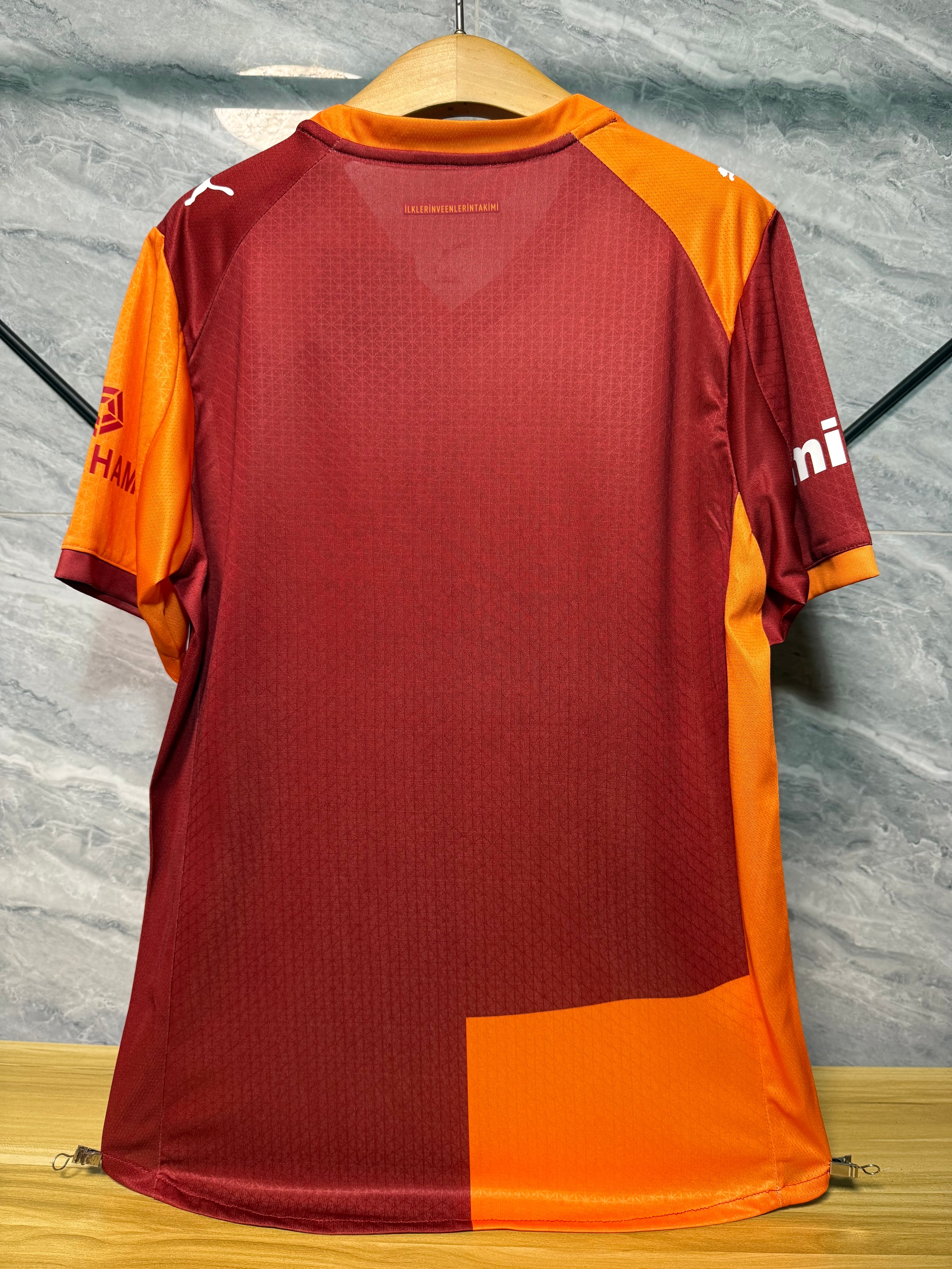 25-26加拉塔萨雷主场玩家版本