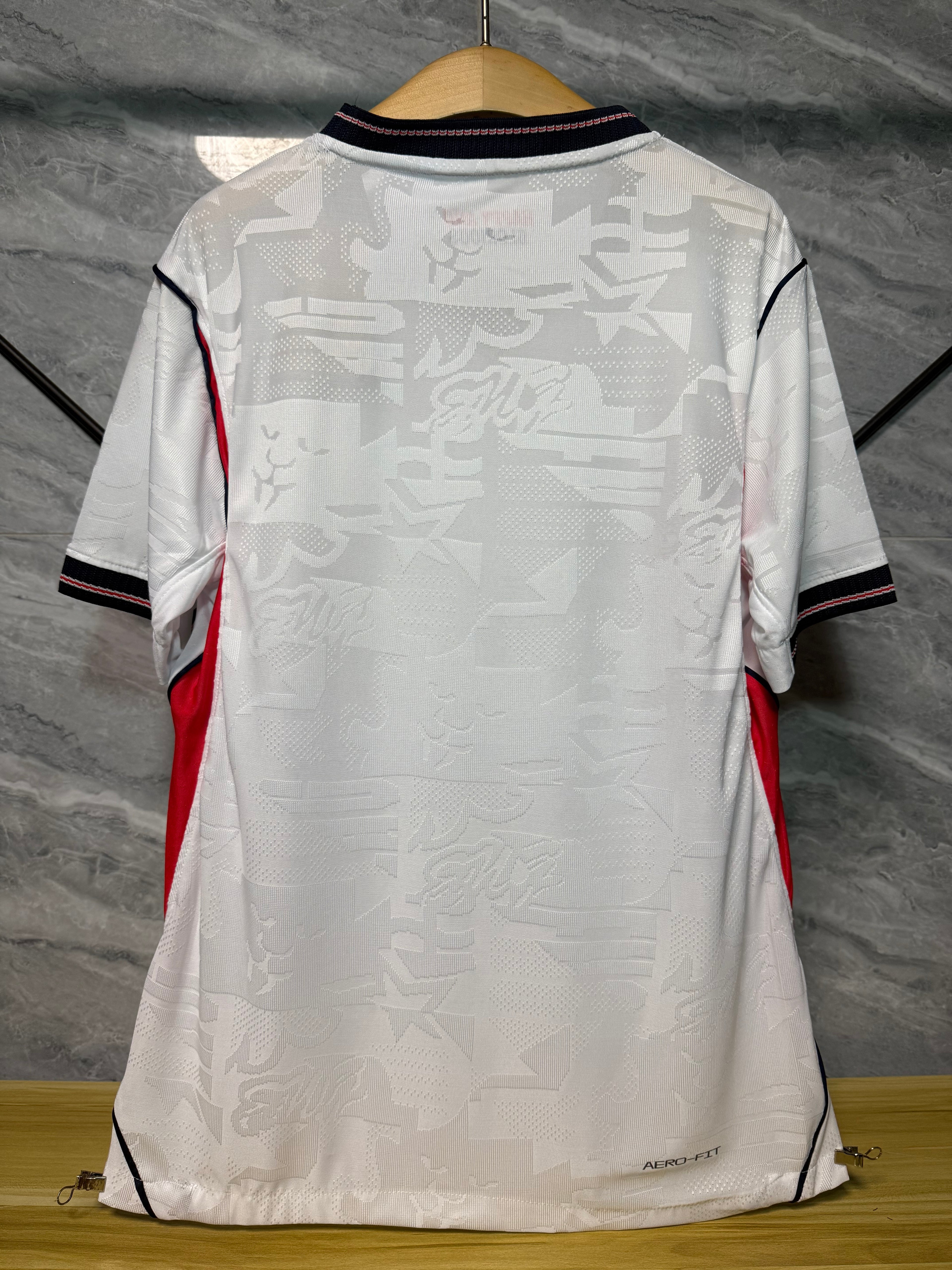 25-26英格兰主场玩家版本