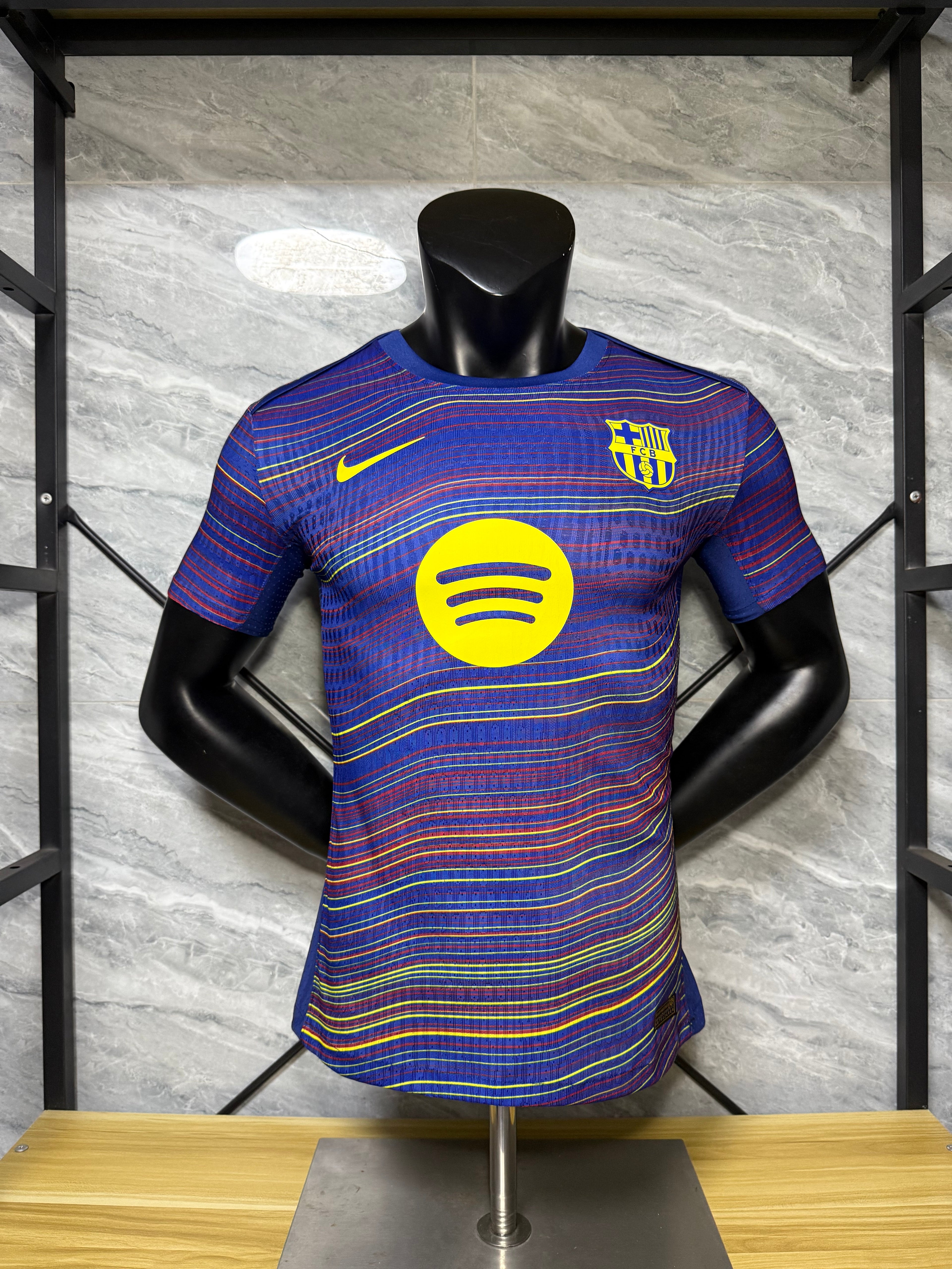 25-26巴萨赛前服七彩蛇纹玩家版本