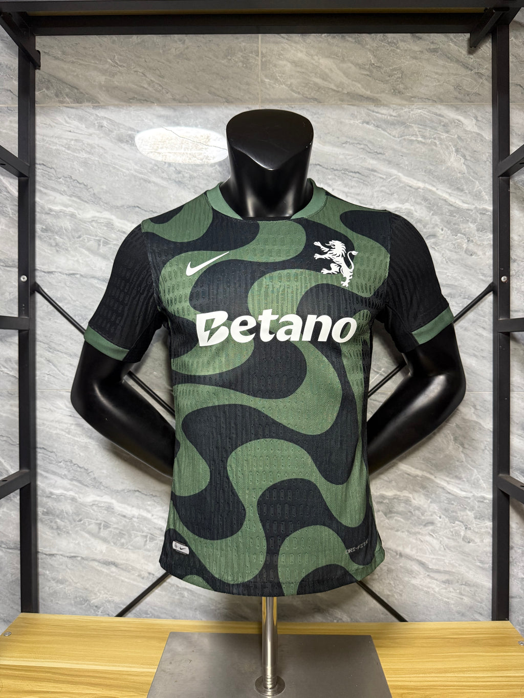 25-26里斯本客场玩家版本