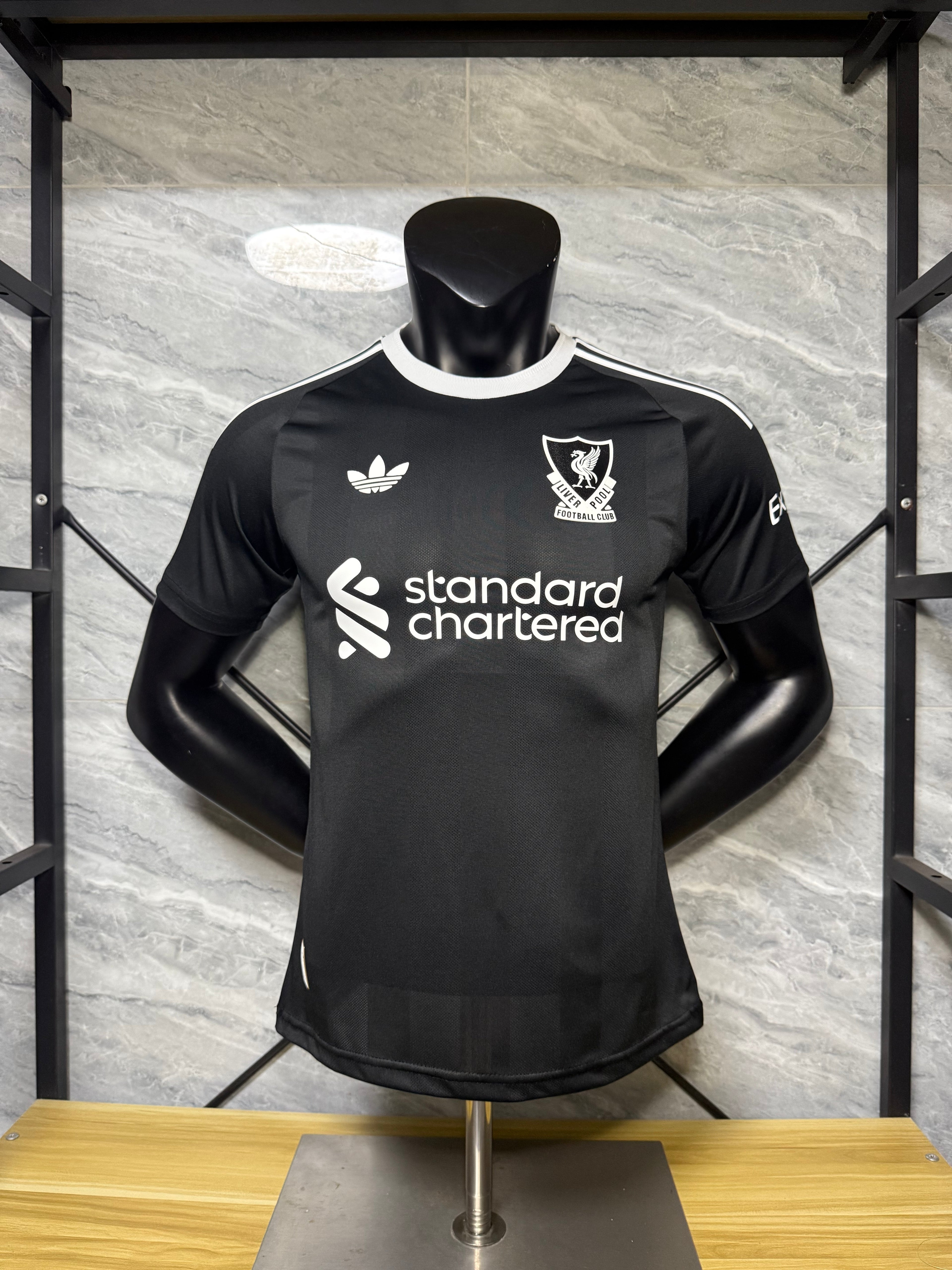 25-26利物浦守门员黑色玩家版本