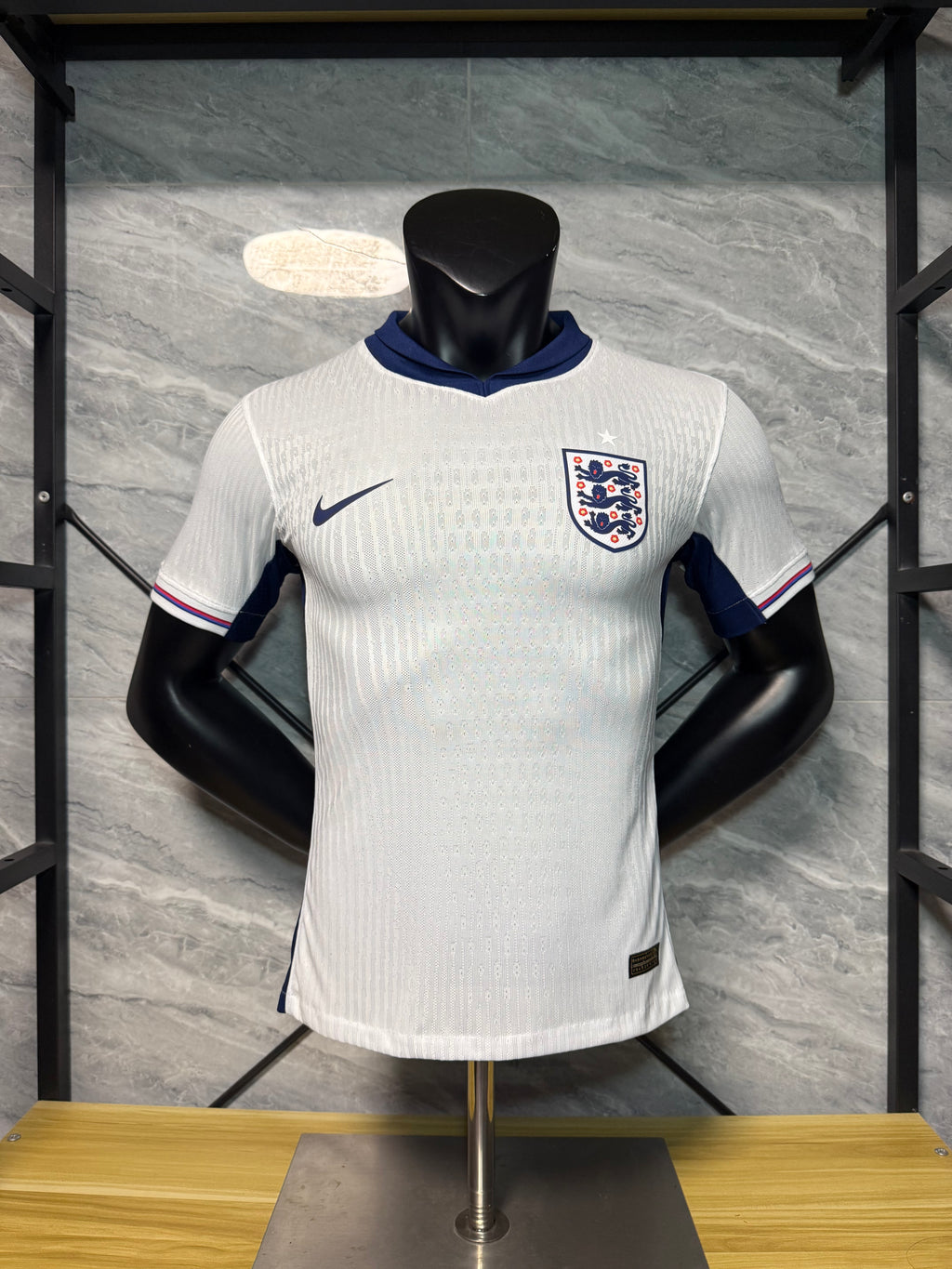 24-25英格兰主场玩家版本