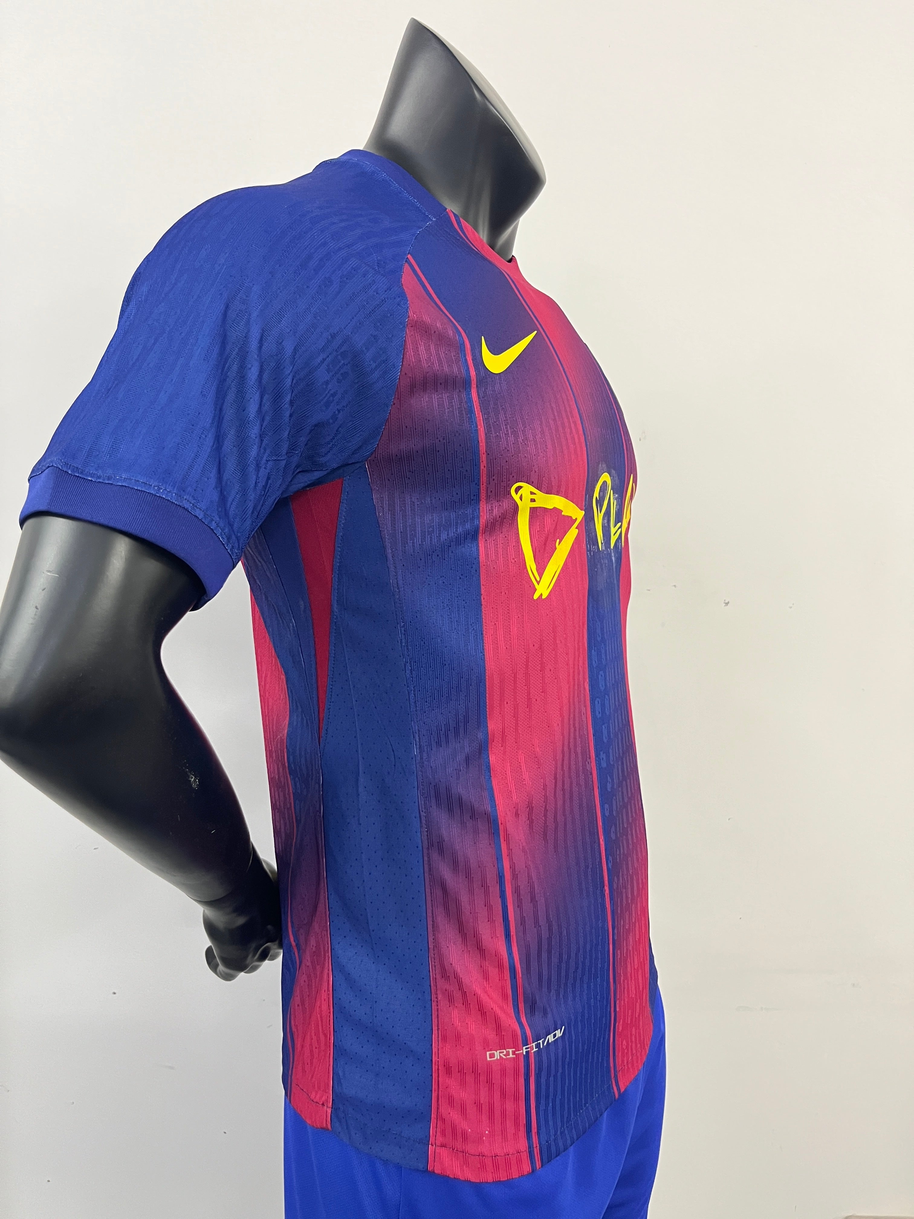 25-26巴塞联名版