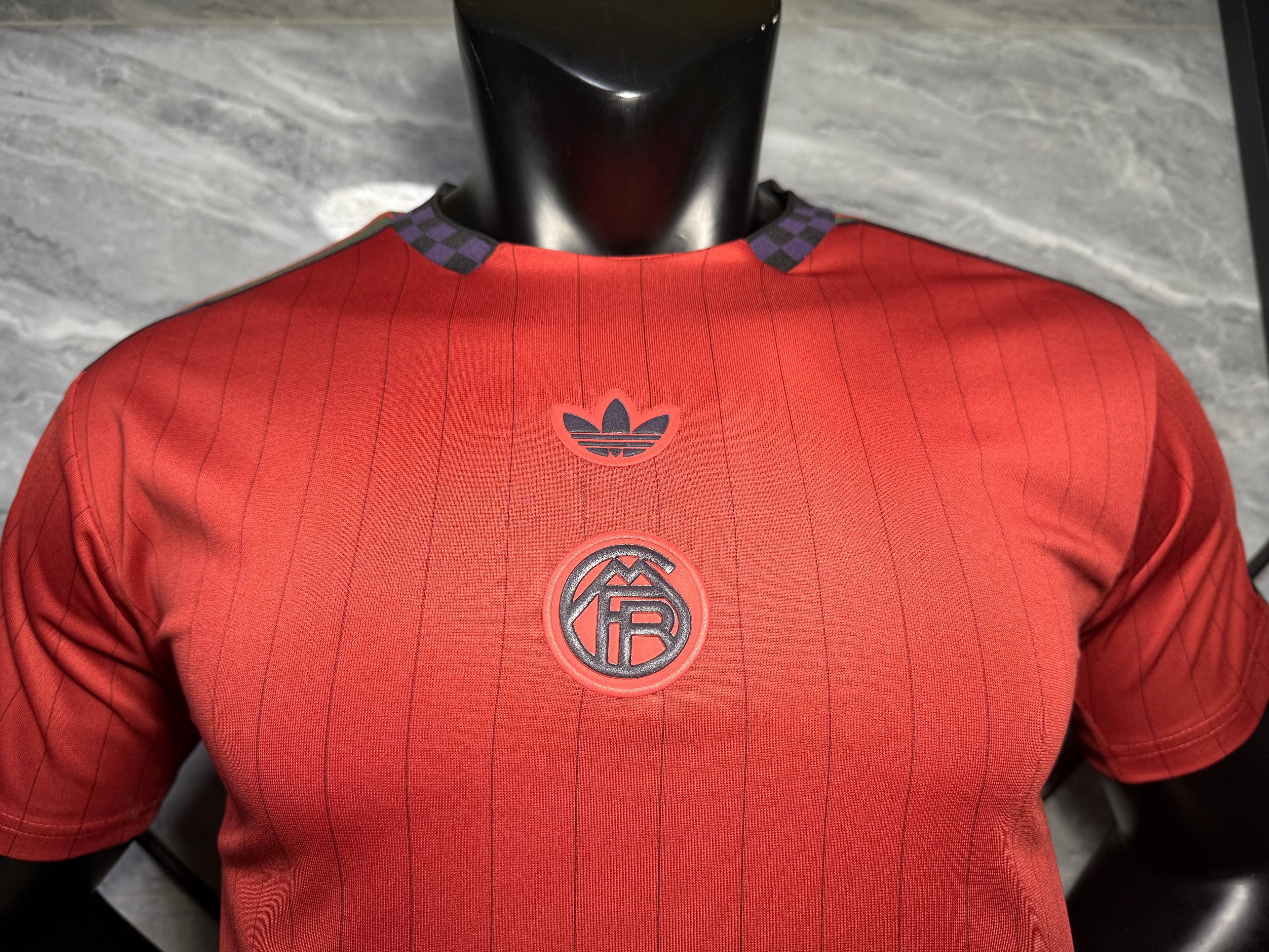 25-26拜仁复古款三叶红玩家版本