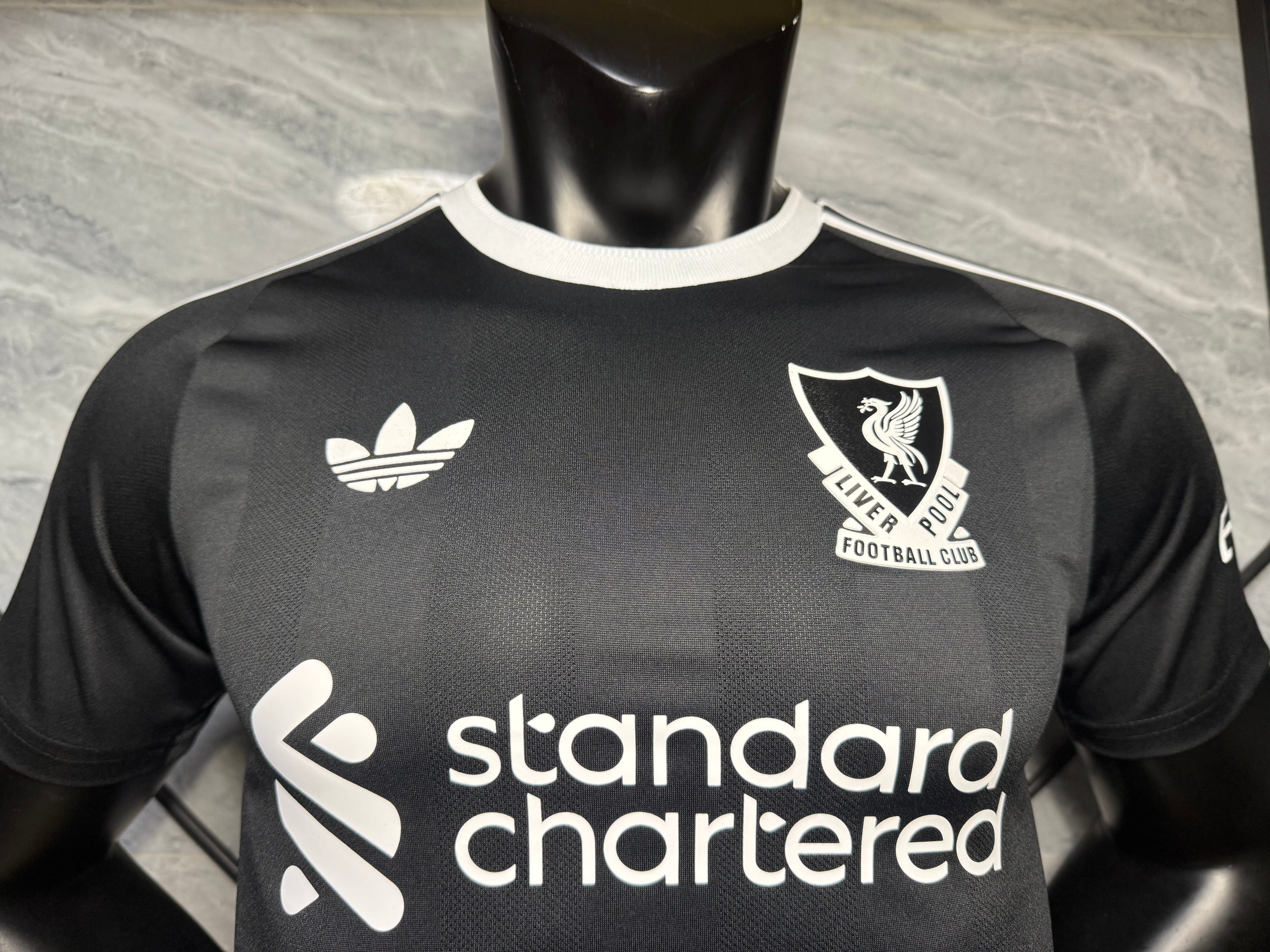 25-26利物浦守门员黑色玩家版本