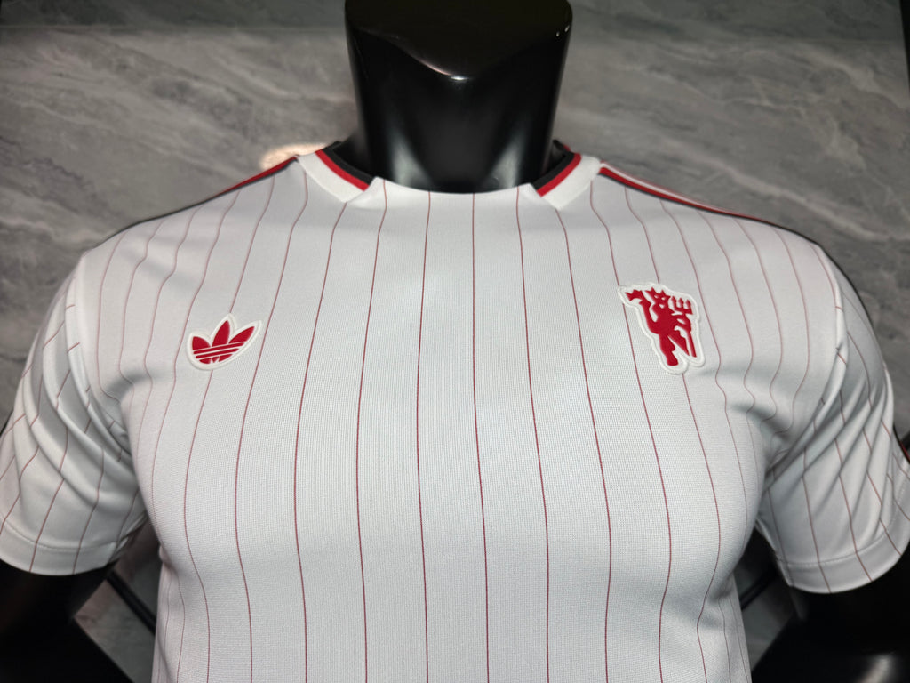 25-26曼联复古款三叶白玩家版本