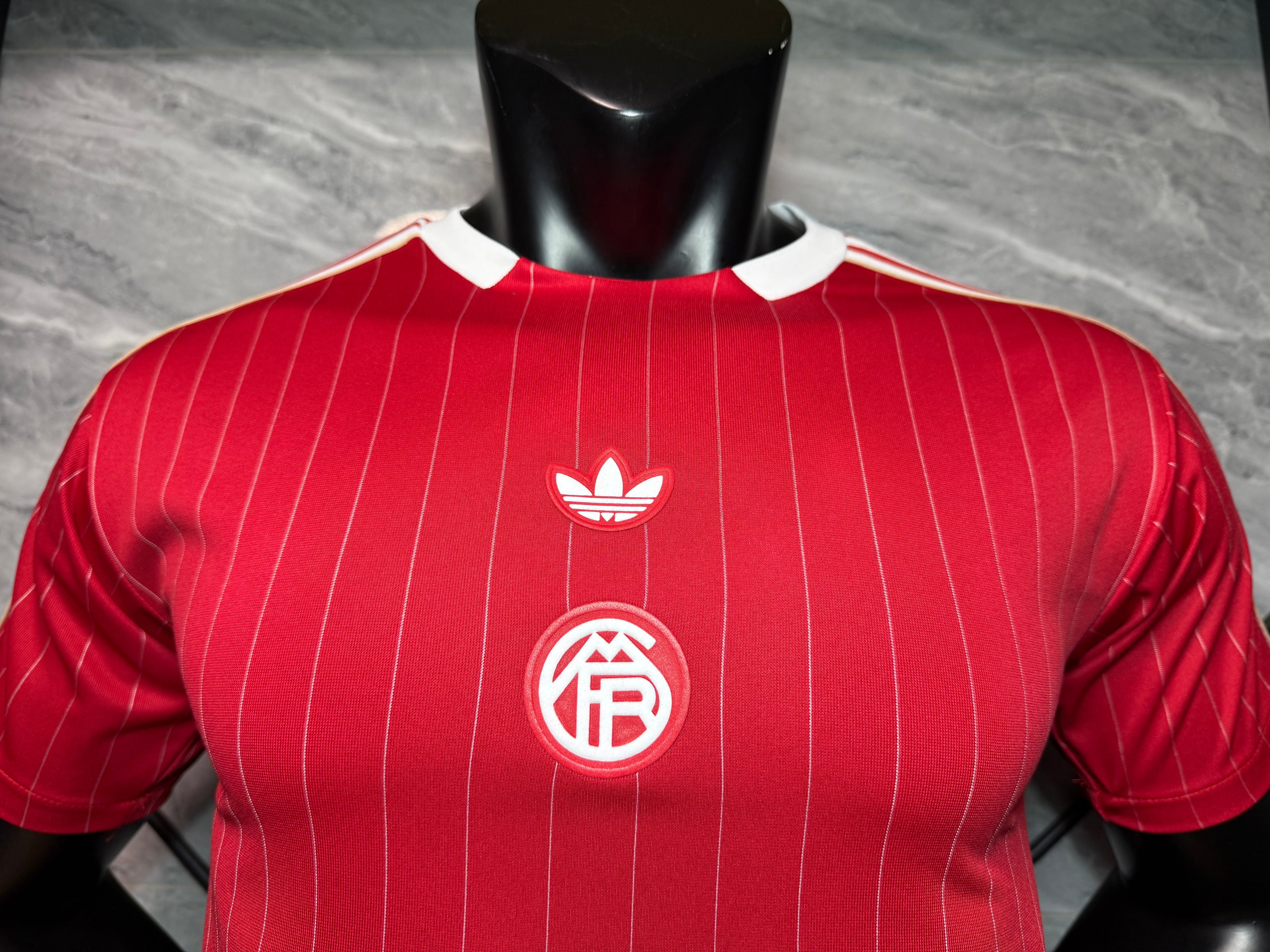 25-26拜仁复古款三叶大红玩家版本