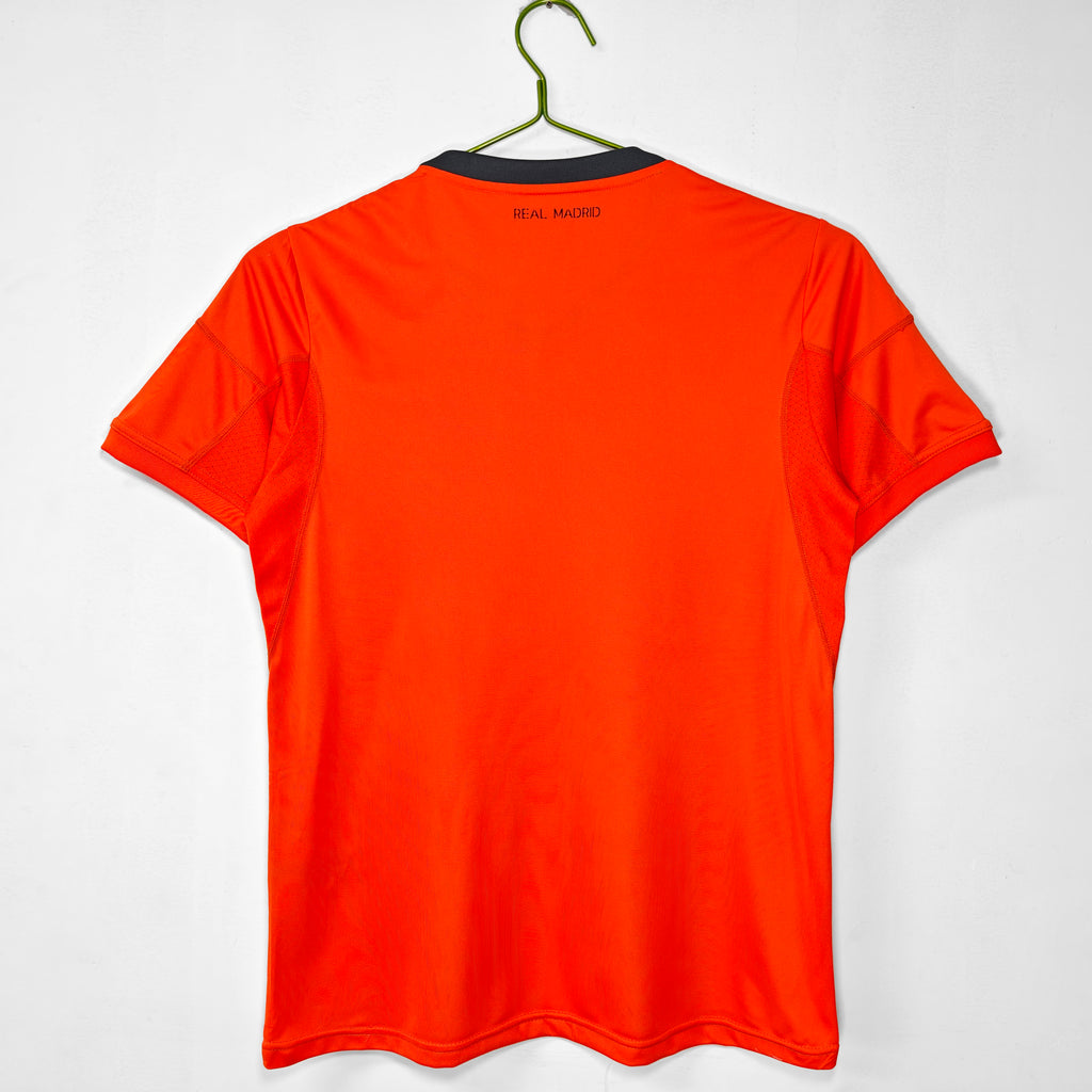 2013-14赛季皇马二客橙色怀旧版本