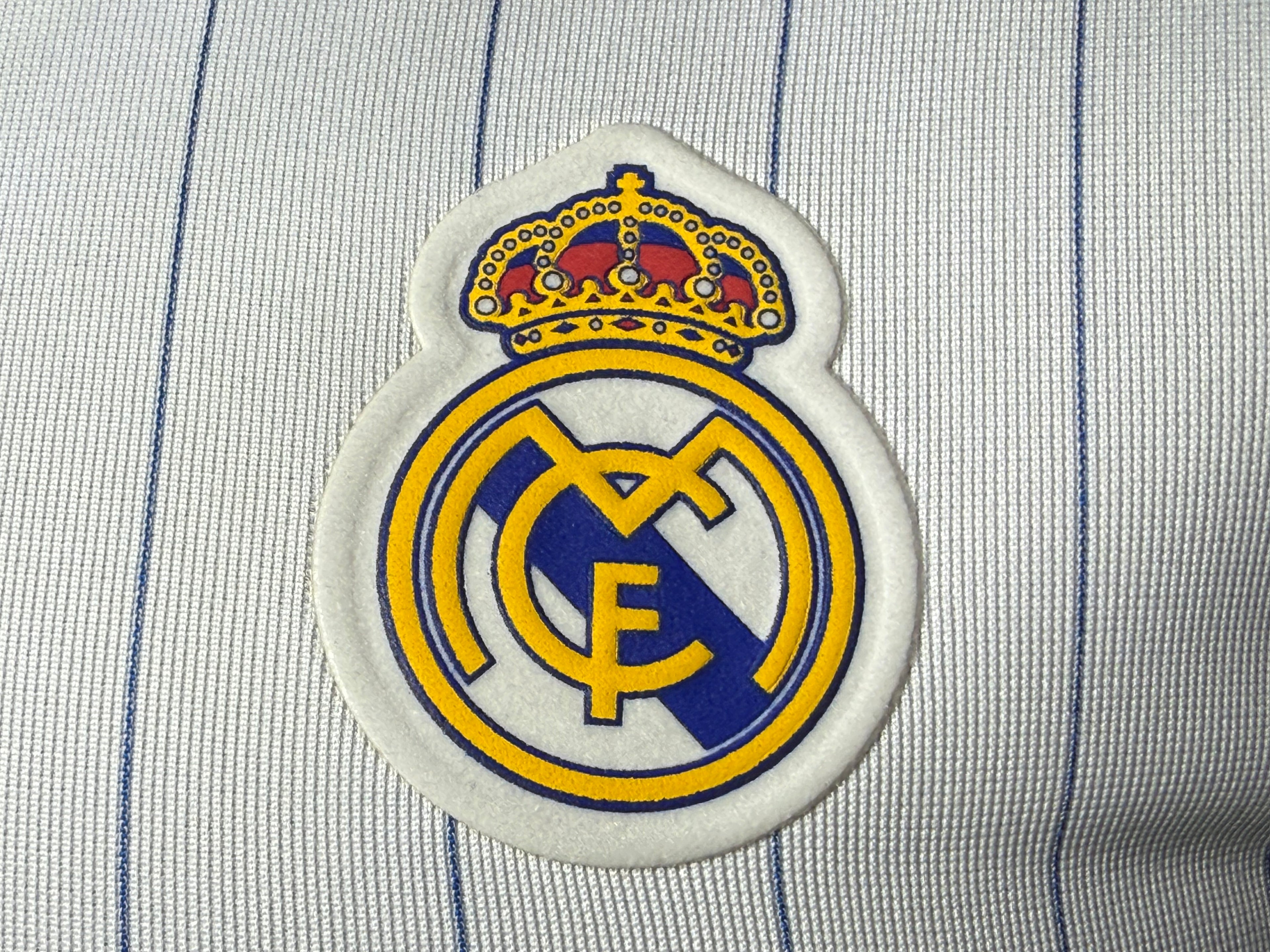 25-26皇马复古款三叶白玩家版本