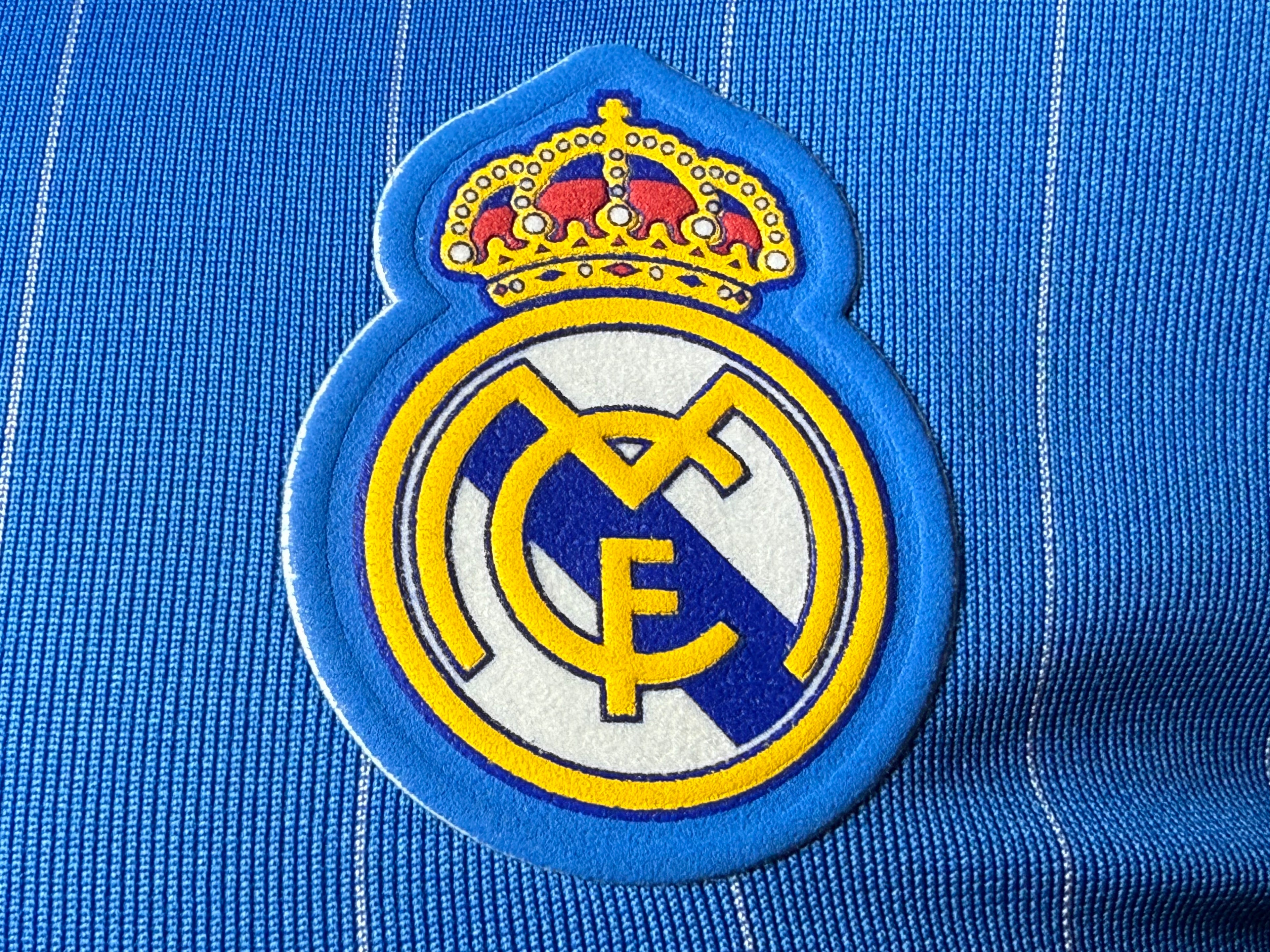 25-26皇马复古款三叶蓝玩家版本