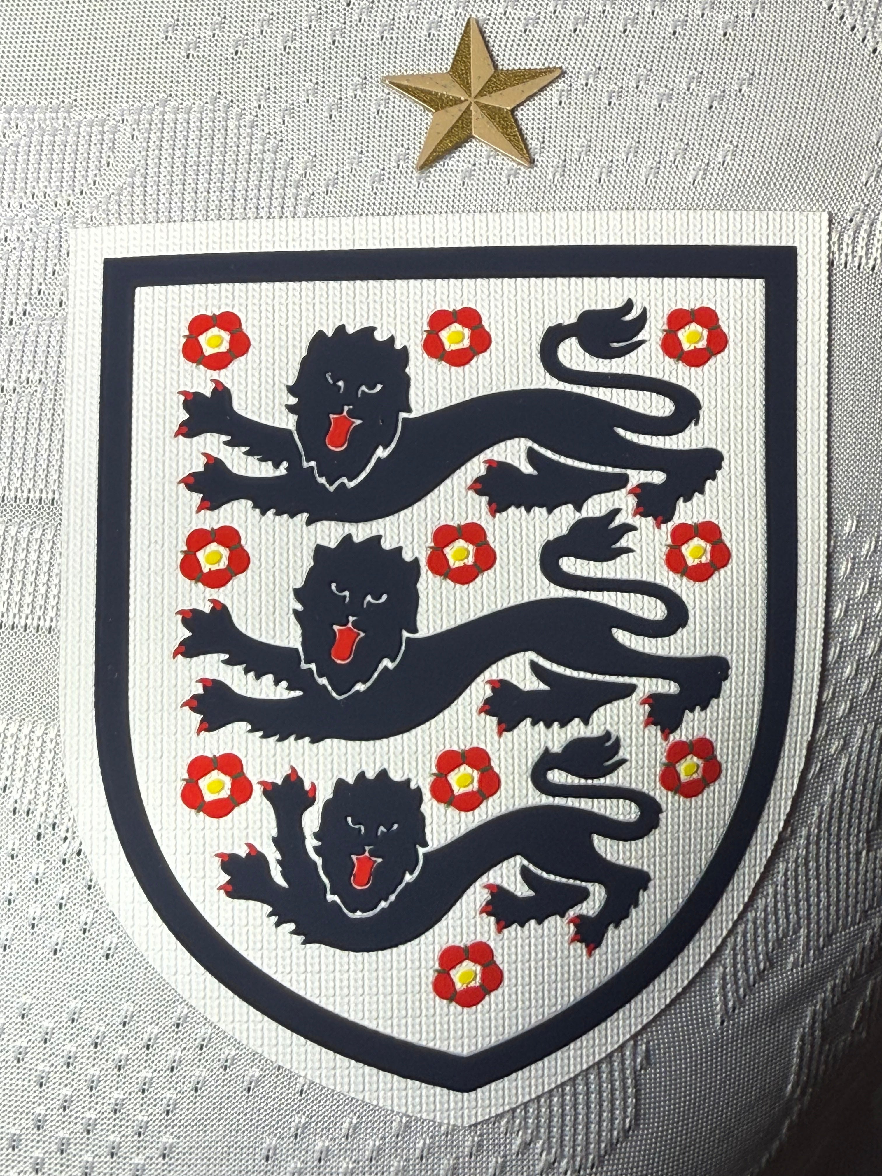 25-26英格兰主场玩家版本