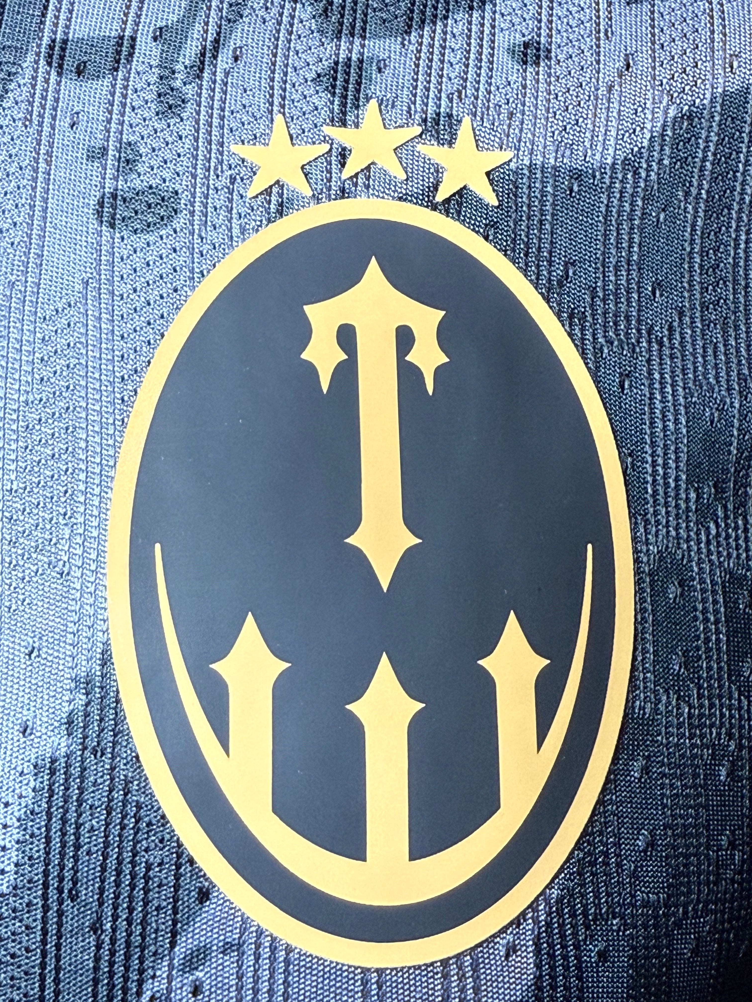 25-26特拉普说唱音乐黑灰