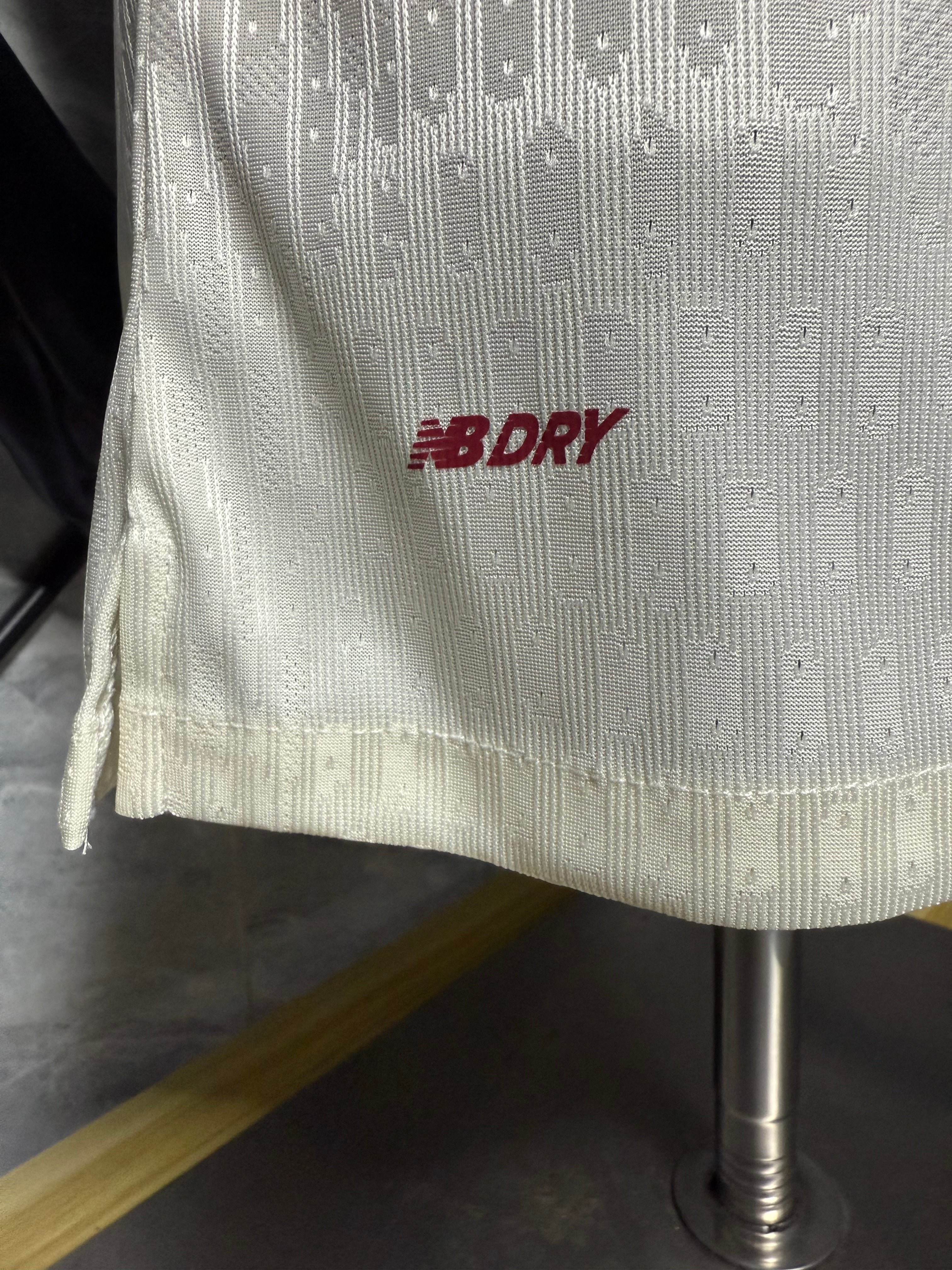 25-26勒沃库森客场玩家版本