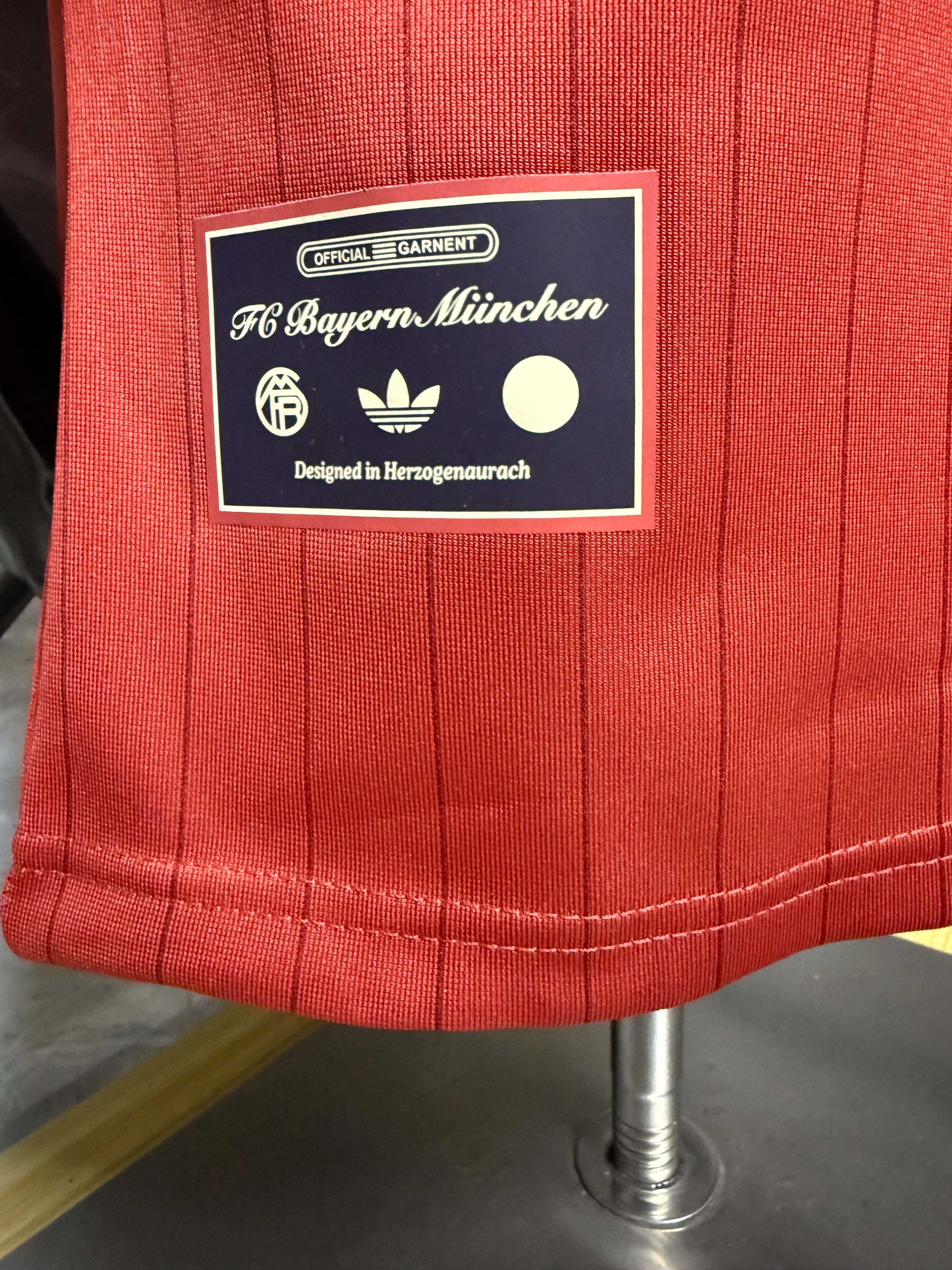 25-26拜仁复古款三叶红玩家版本