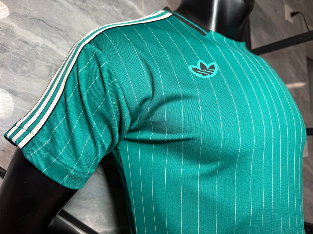 25-26利物浦复古款三叶青草绿玩家版本