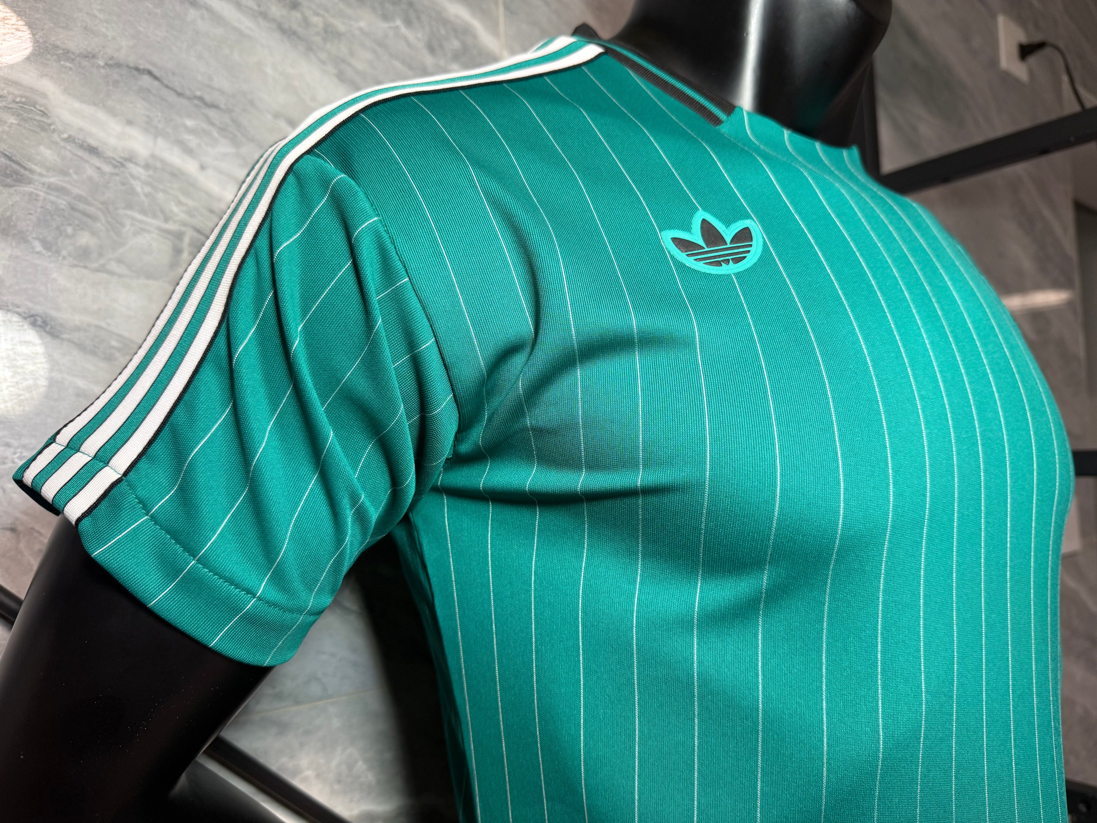 25-26利物浦复古款三叶青草绿玩家版本