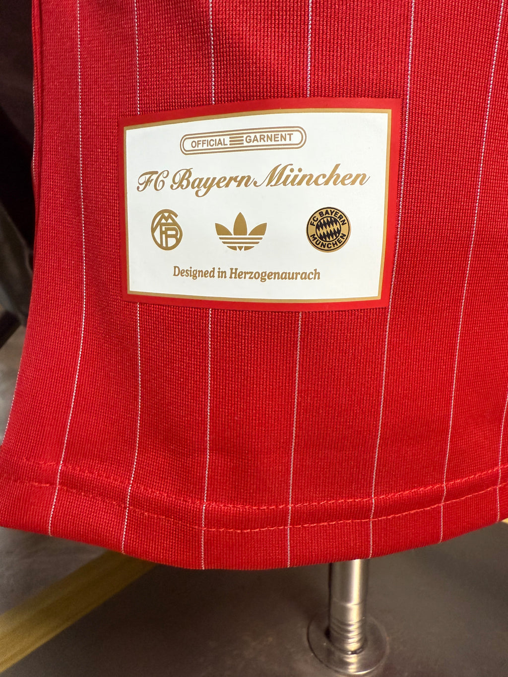 25-26拜仁复古款三叶大红玩家版本