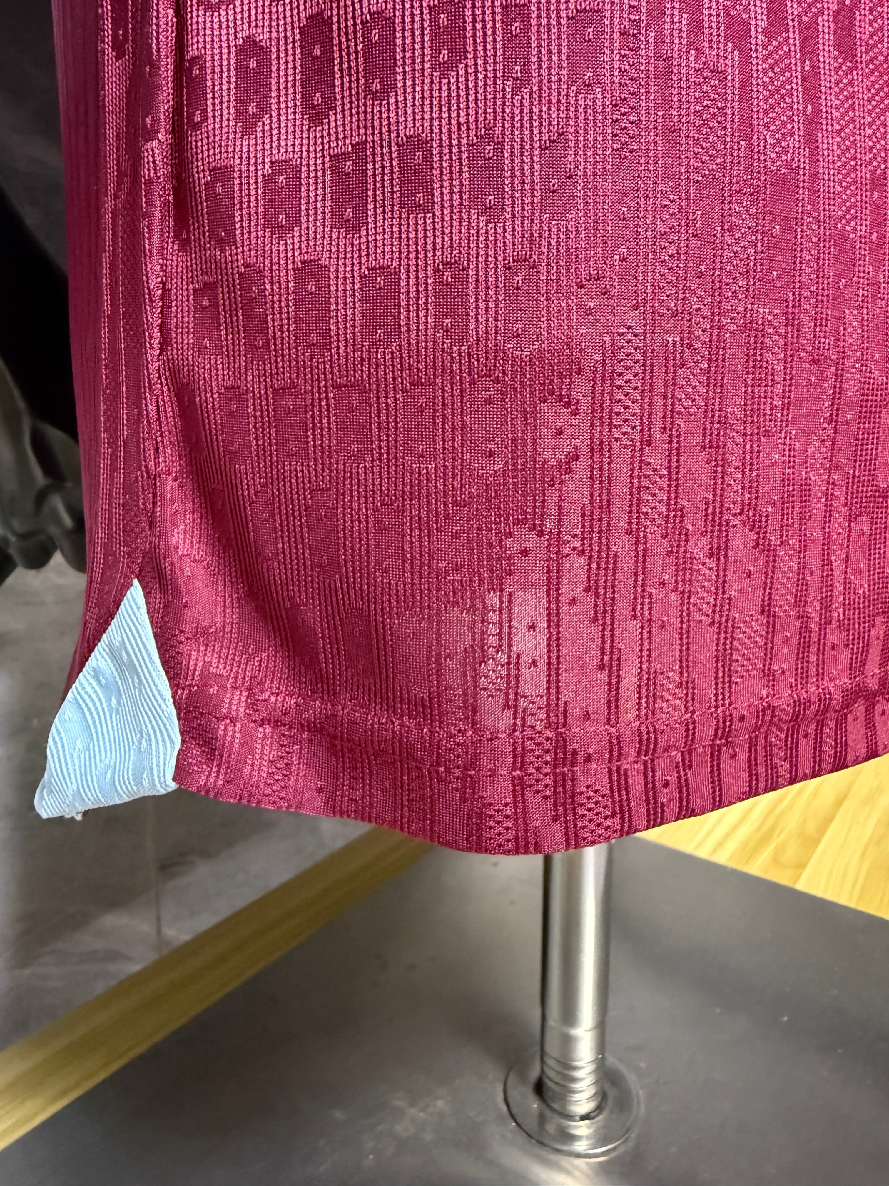 25-26西汉姆联主场玩家版本