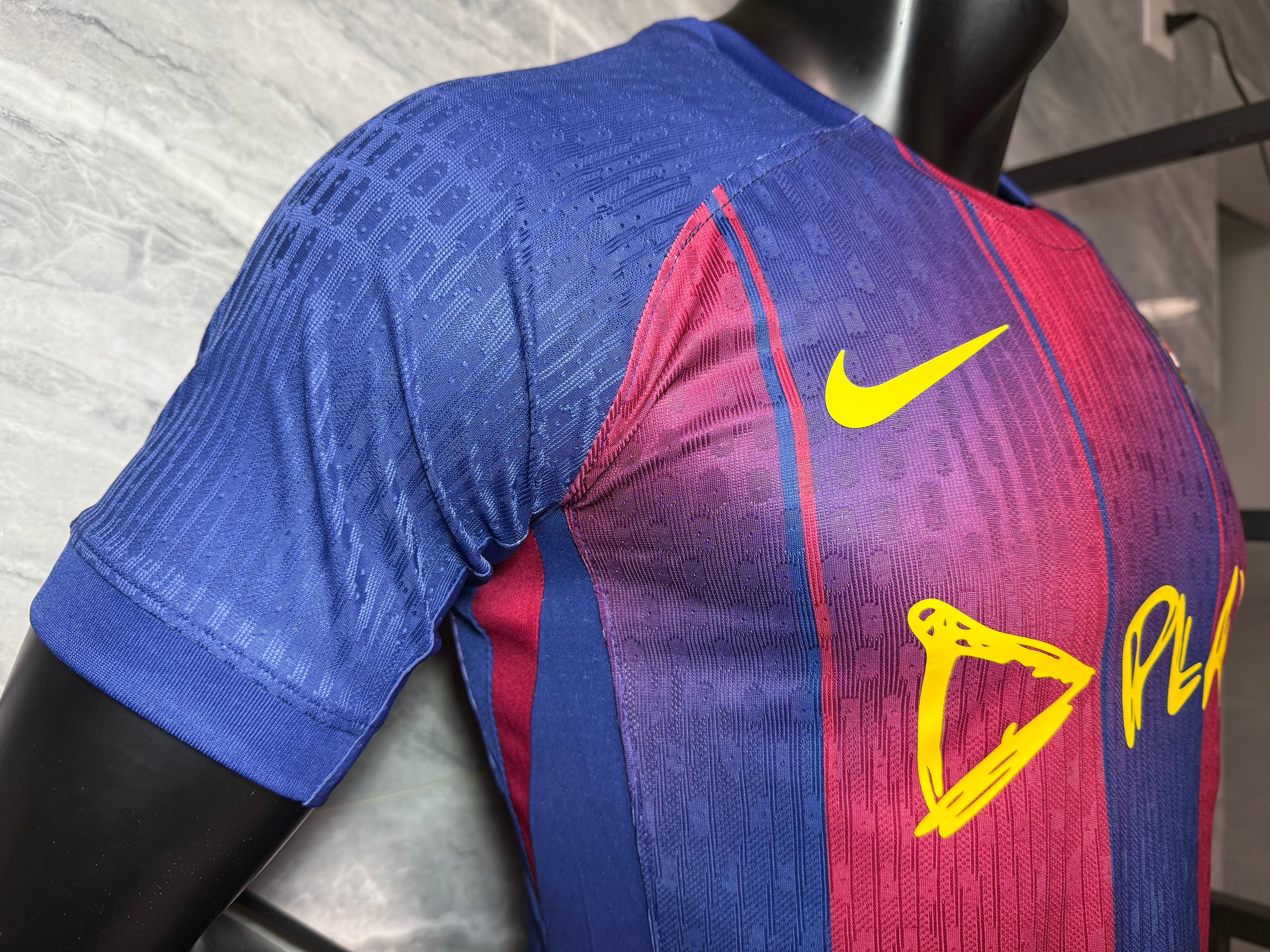 25-26巴萨主场联名玩家版本