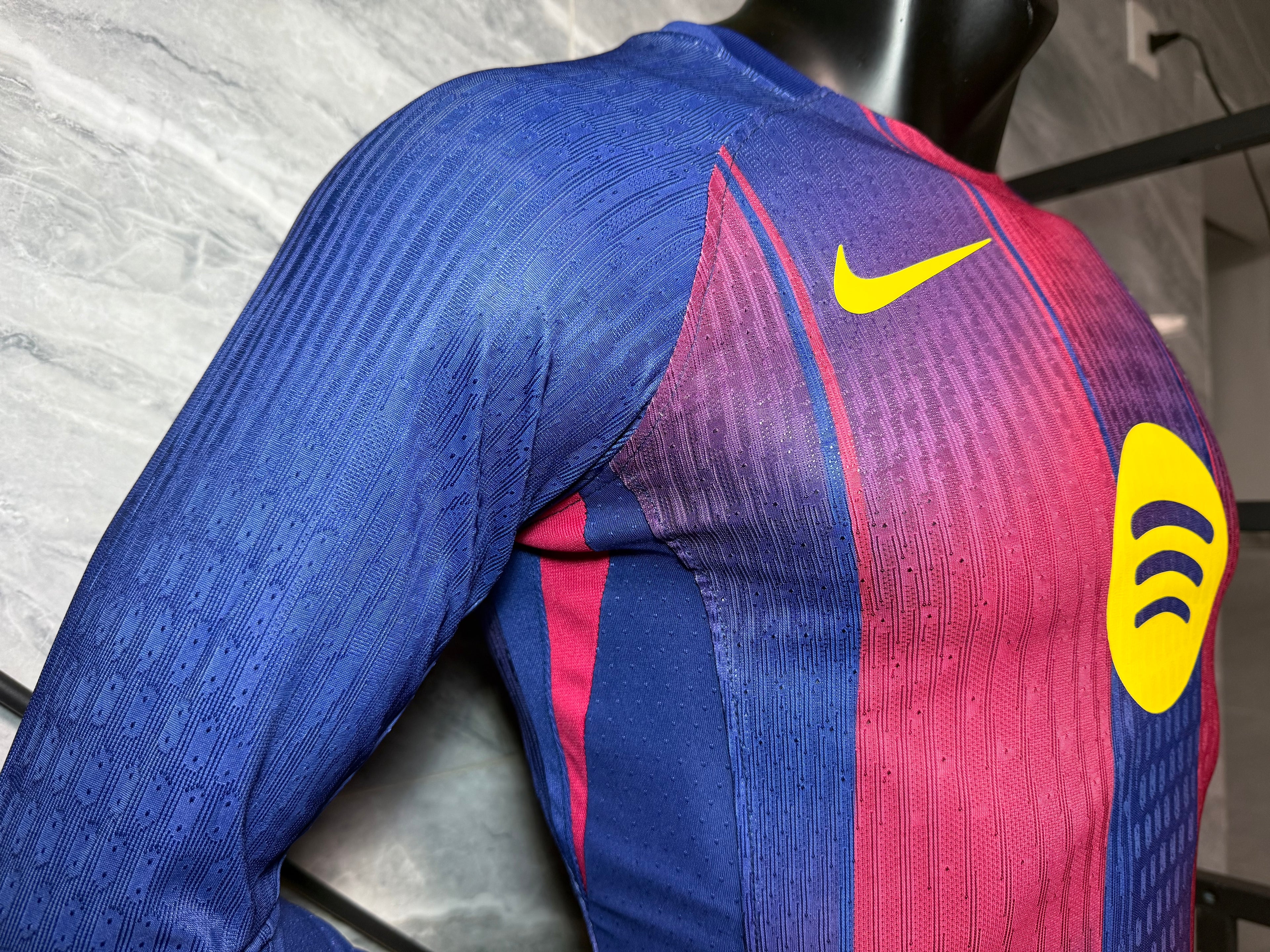 长袖球员 25-26巴萨主场玩家版本