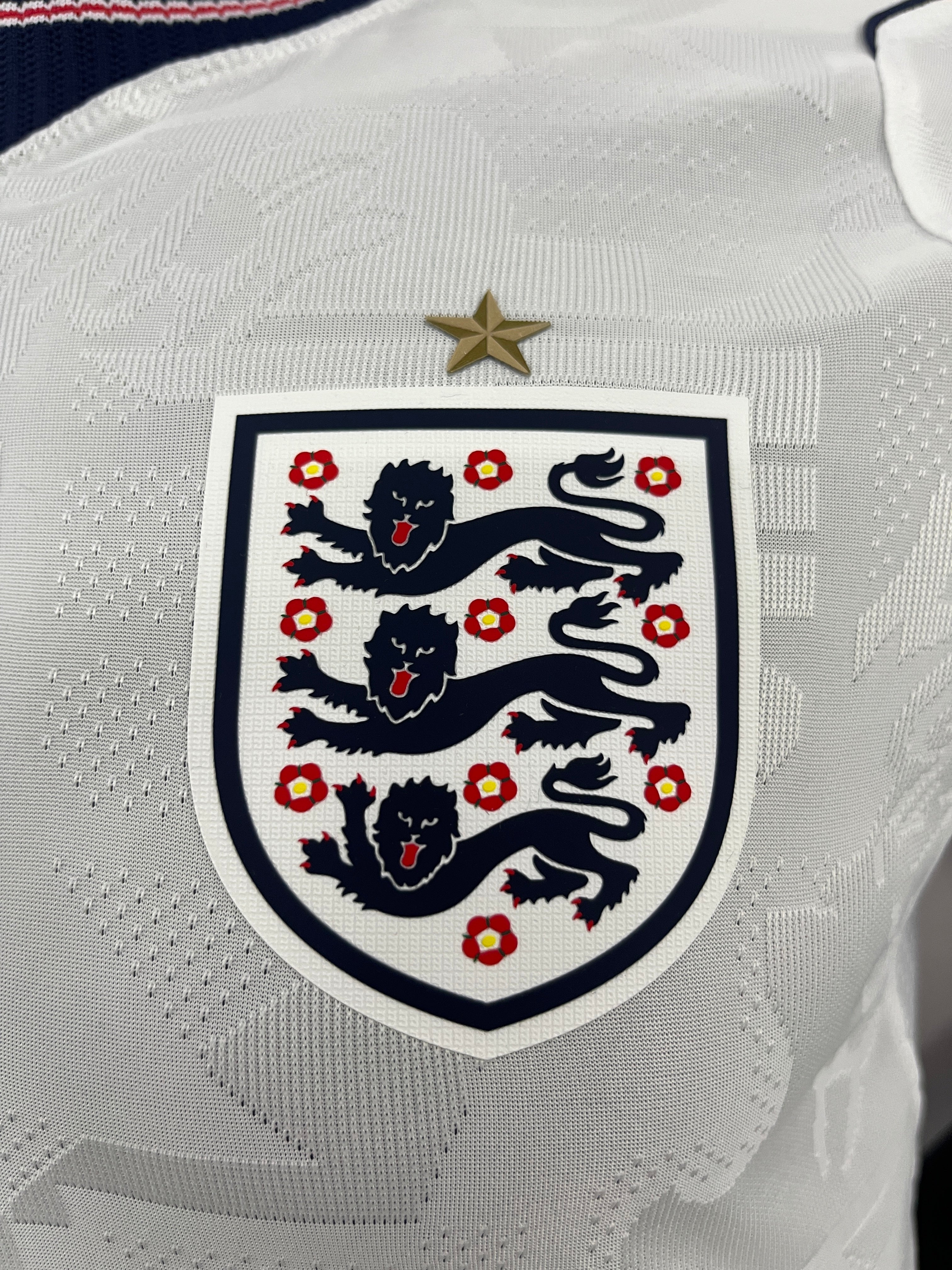 Estadio local de Inglaterra (talla S-2XL) en el Mundial de 2026