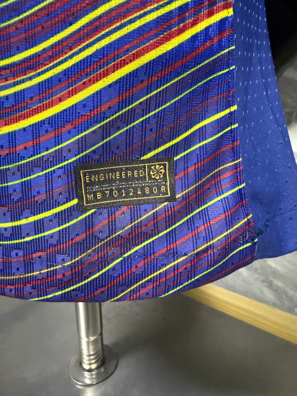 25-26巴萨赛前服七彩蛇纹玩家版本