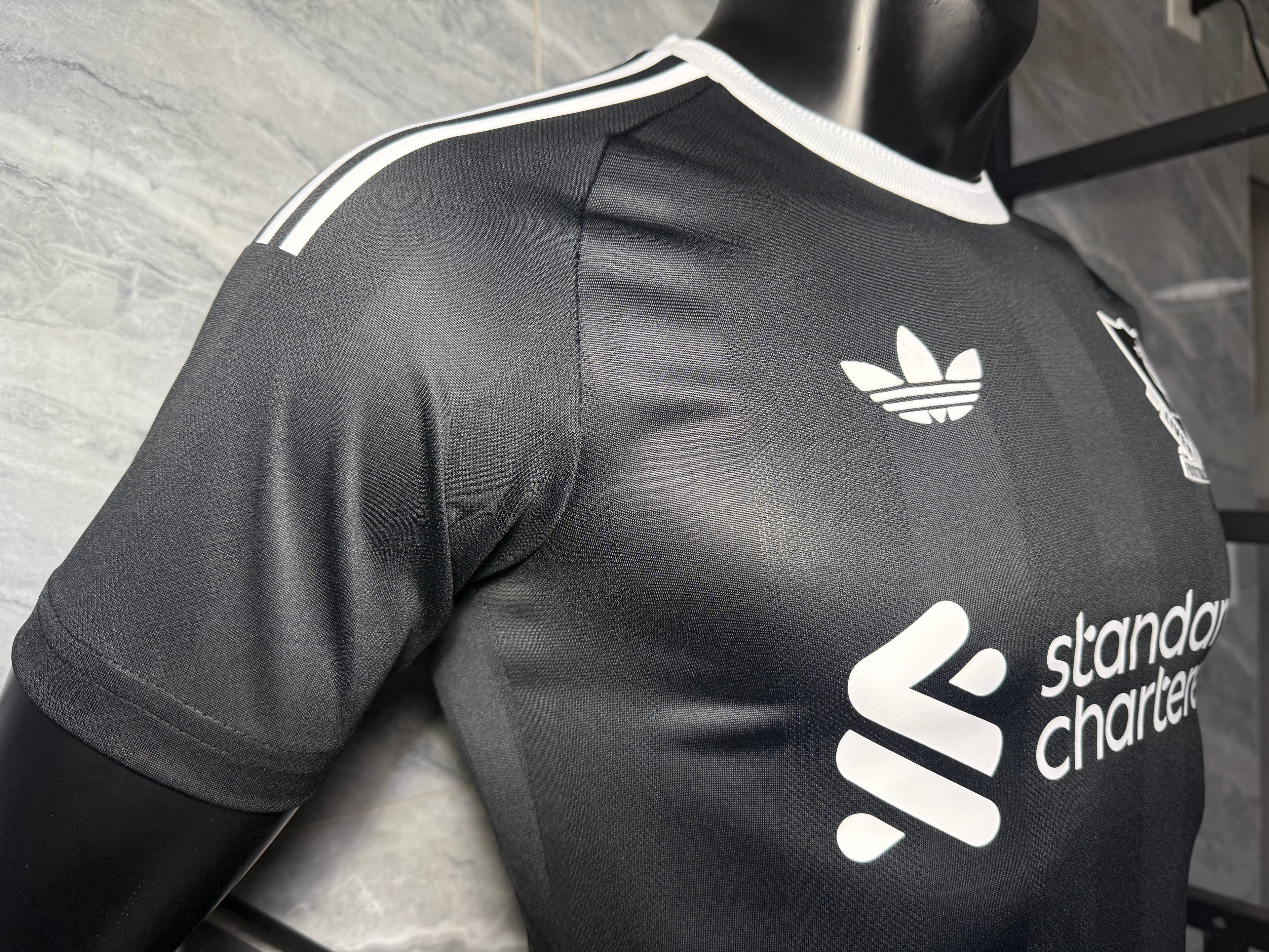 25-26利物浦守门员黑色玩家版本