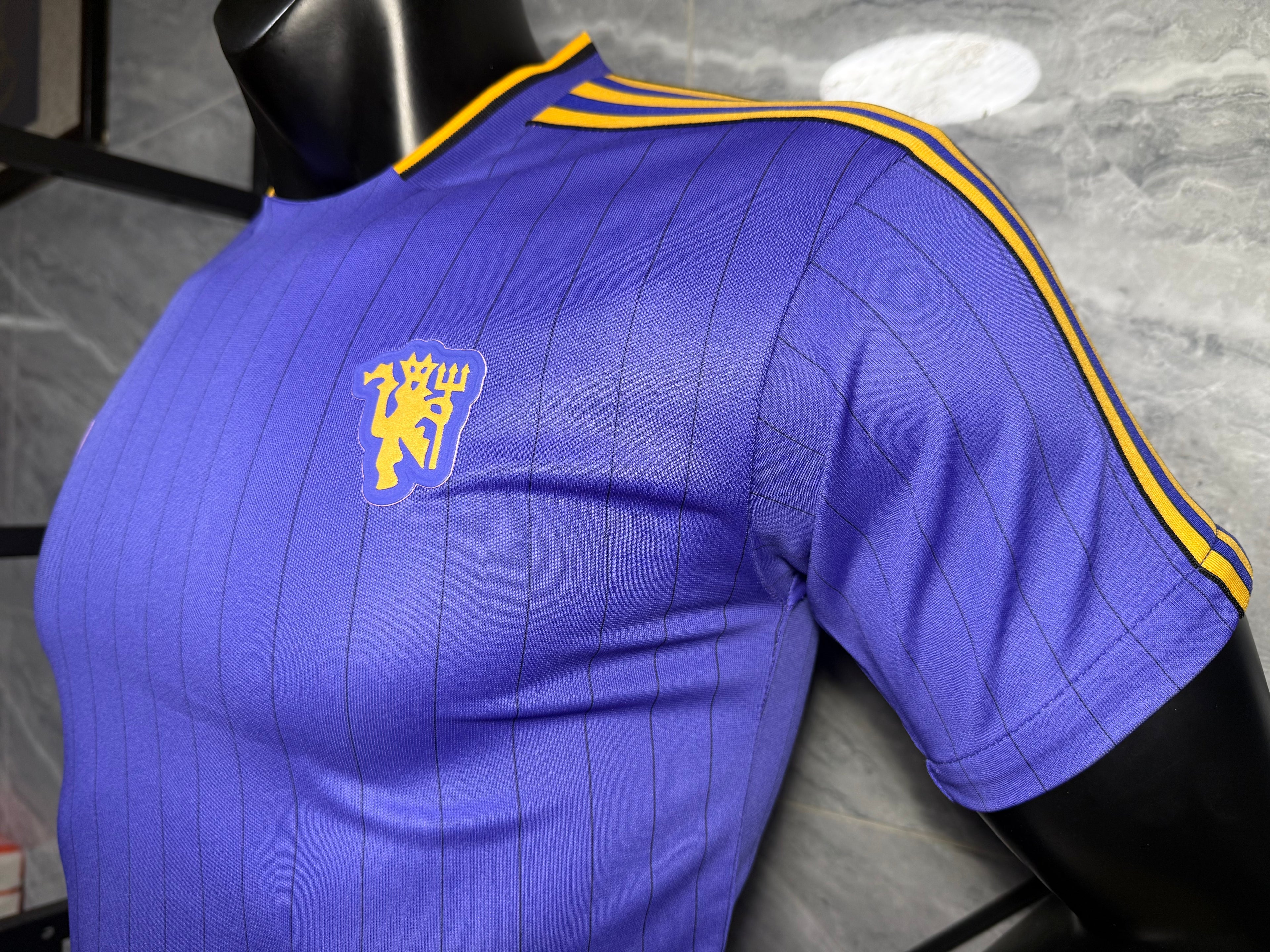 25-26曼联复古款三叶紫玩家版本