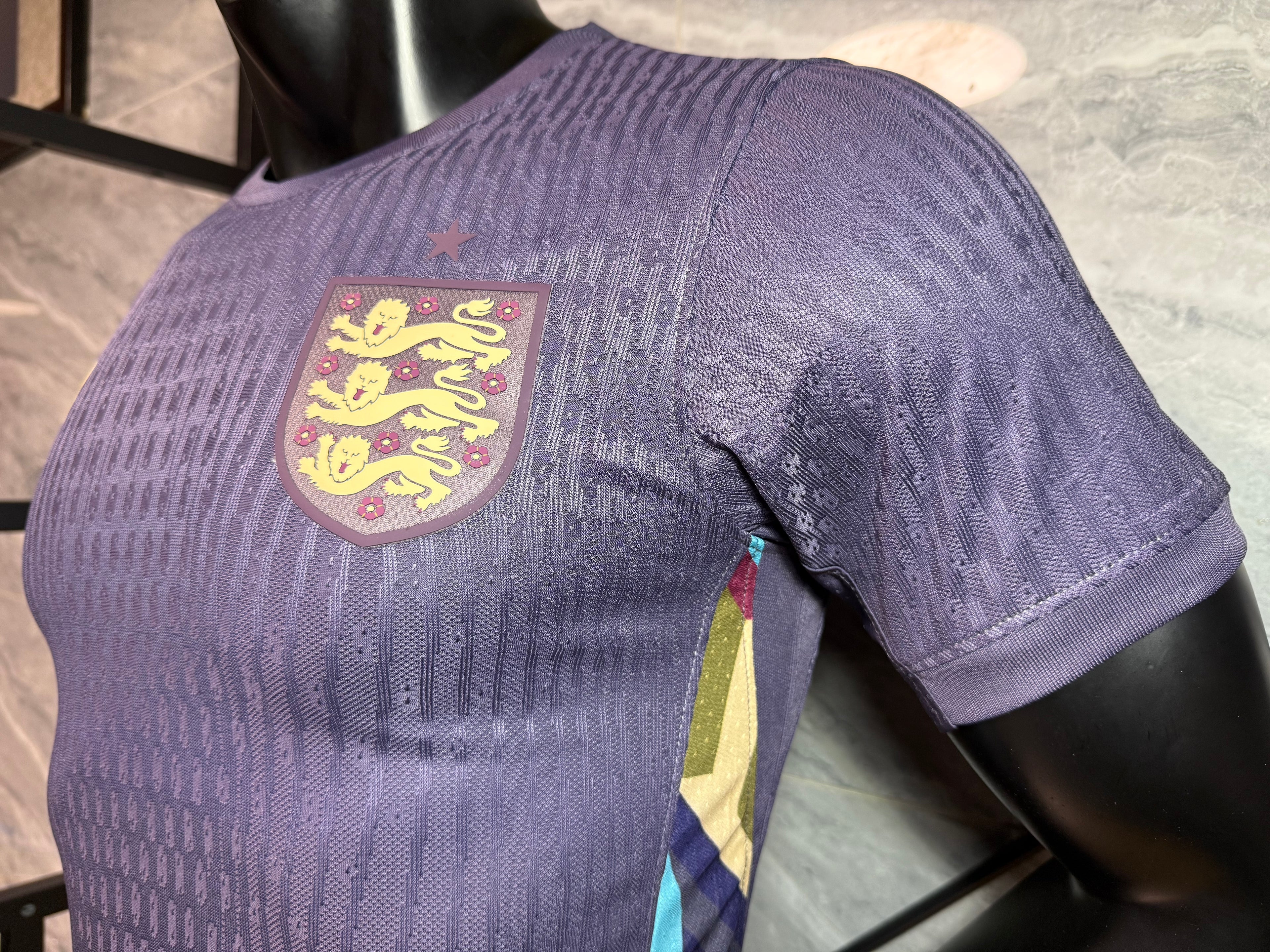 24-25英格兰客场玩家版本