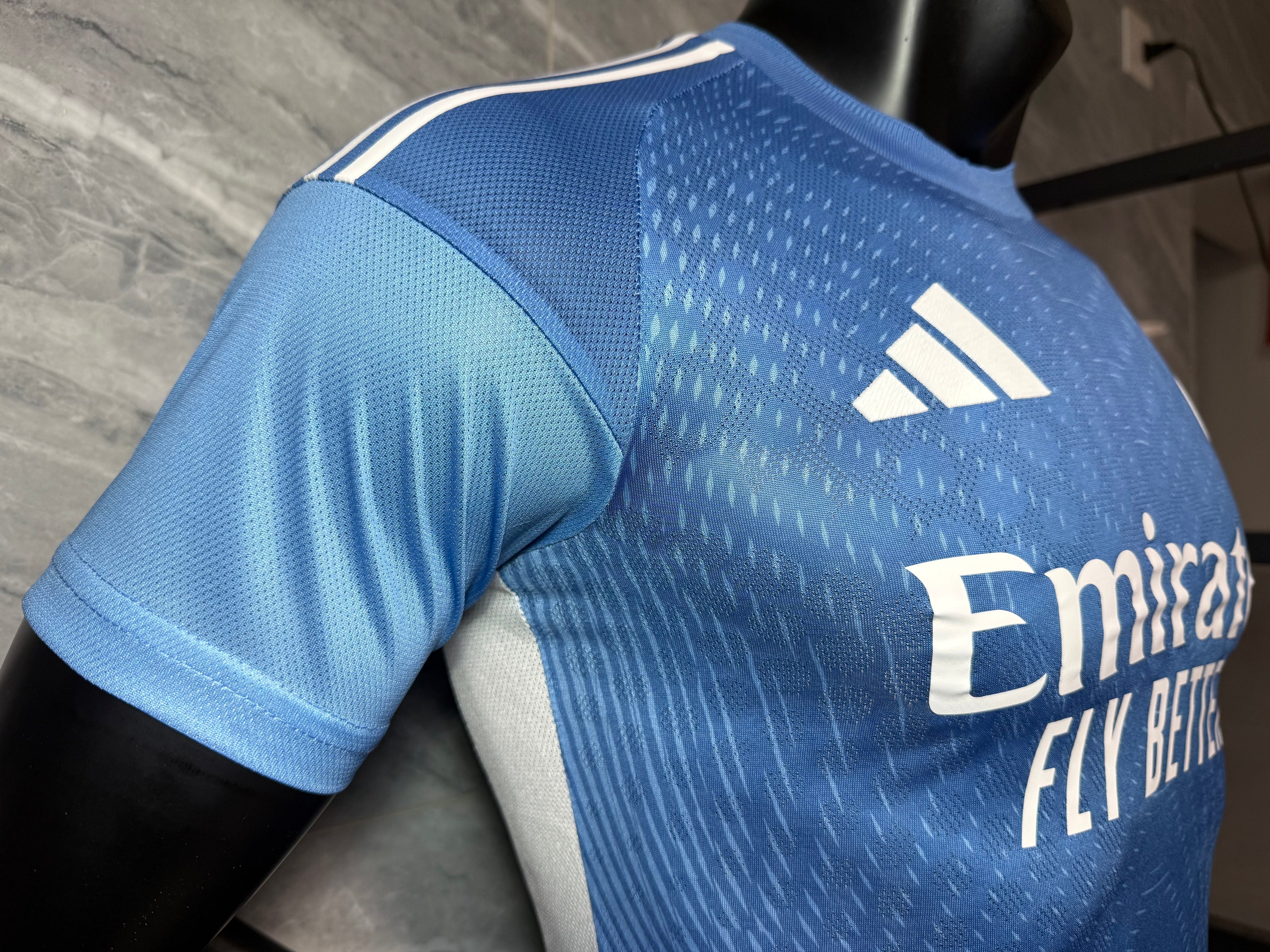 25-26皇马守门员蓝色玩家版本