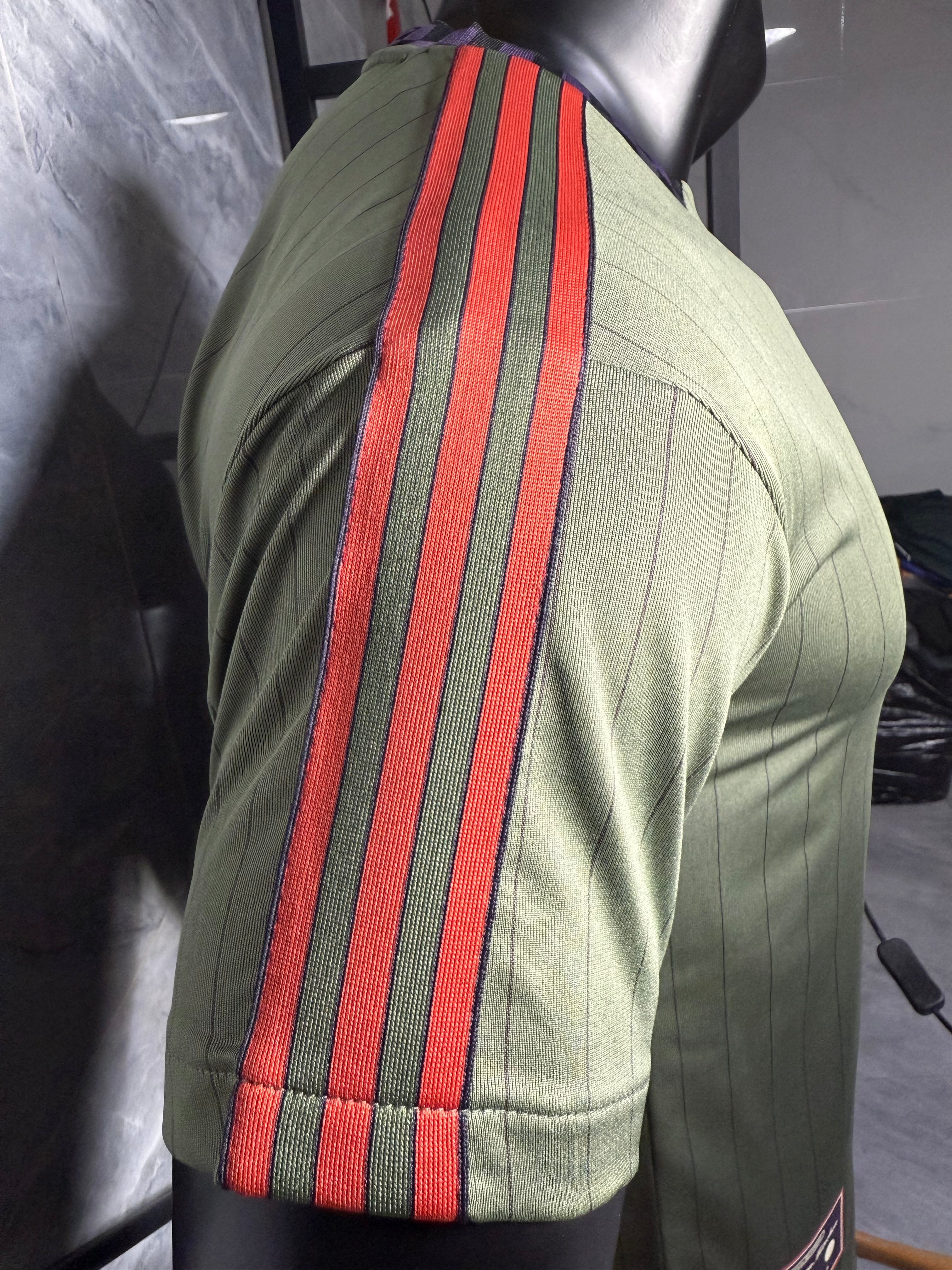 25-26拜仁复古款三叶抺茶绿玩家版本