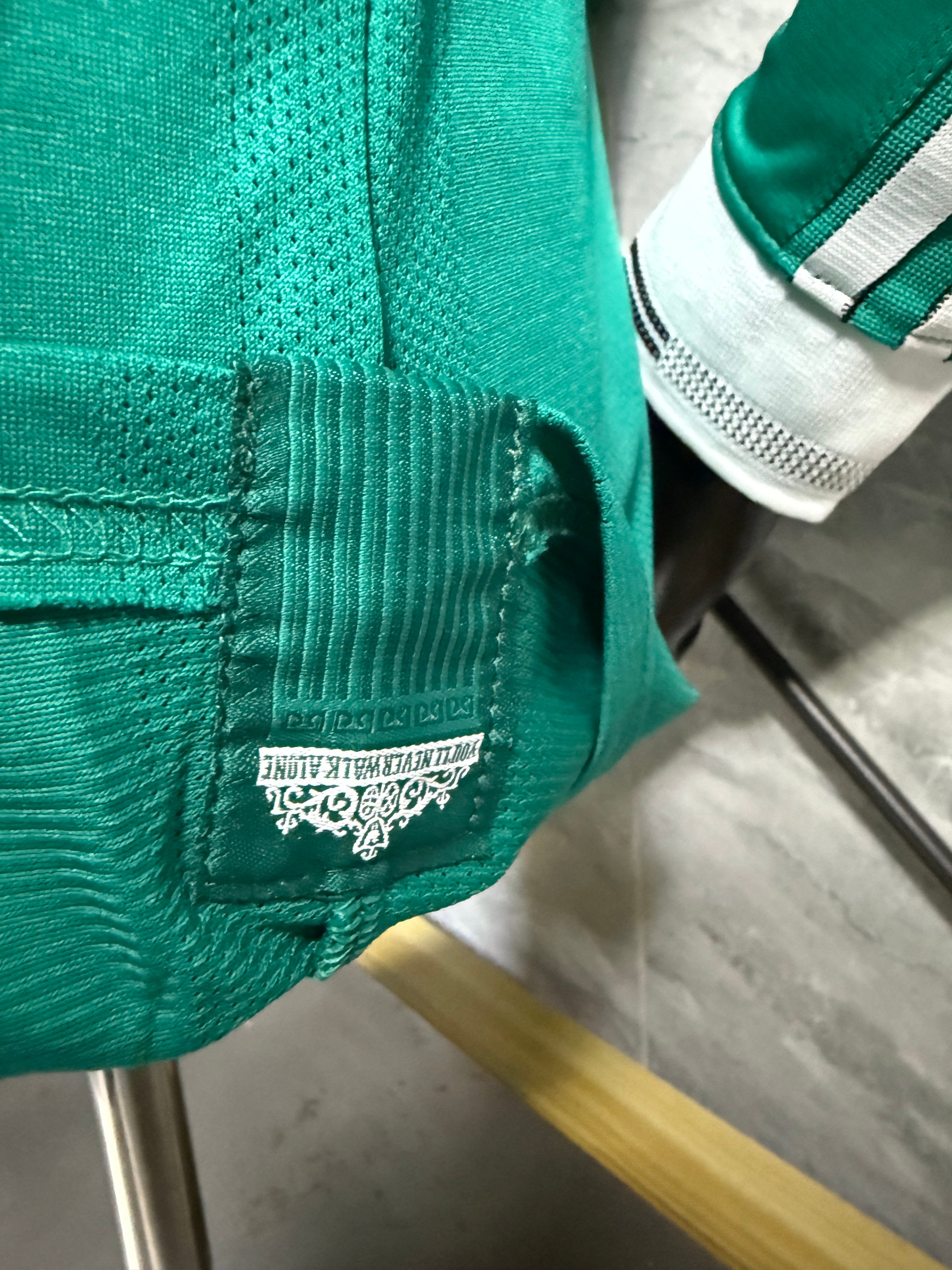 长袖球员 25-26利物浦二客