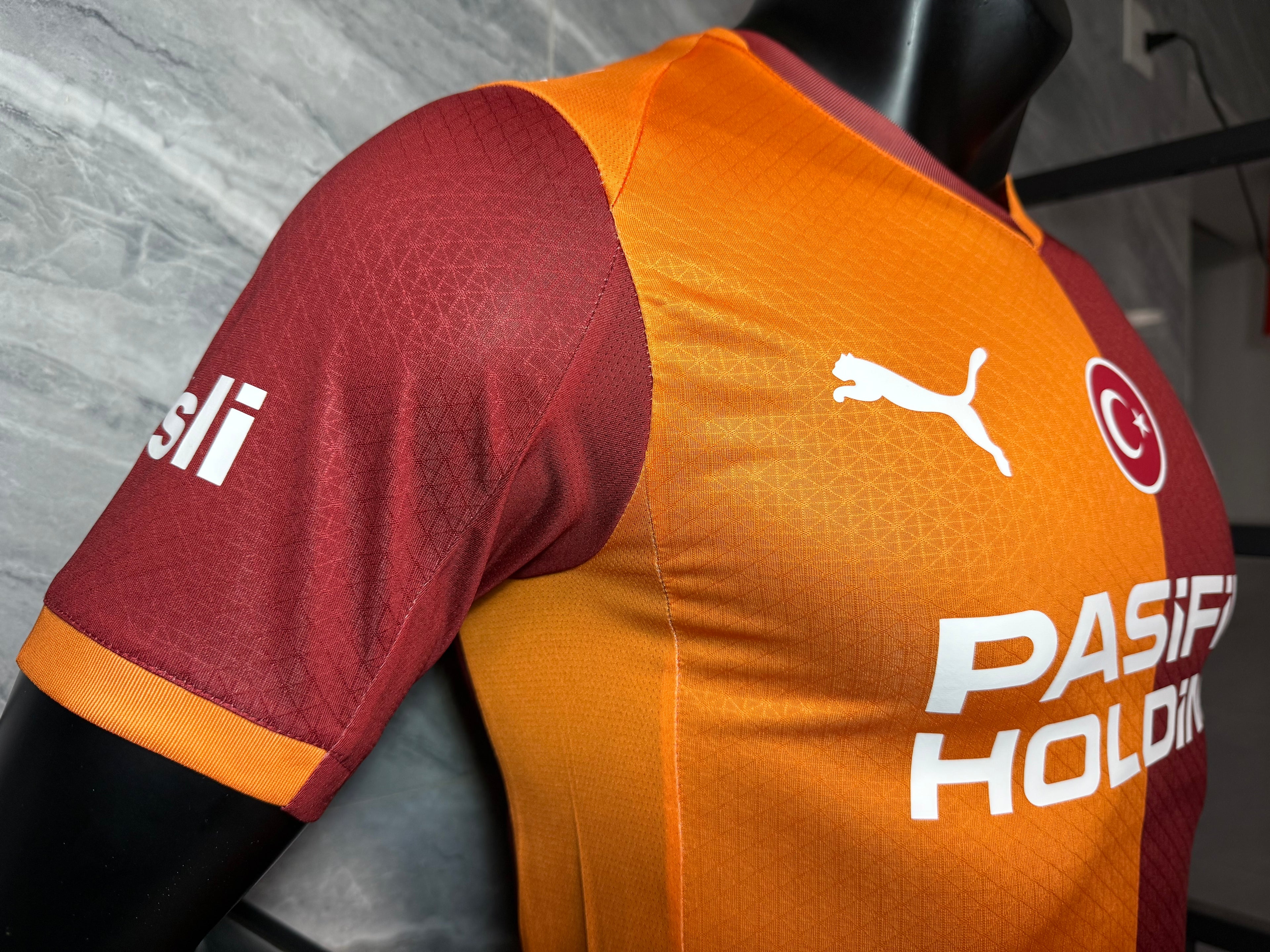 25-26加拉塔萨雷主场玩家版本