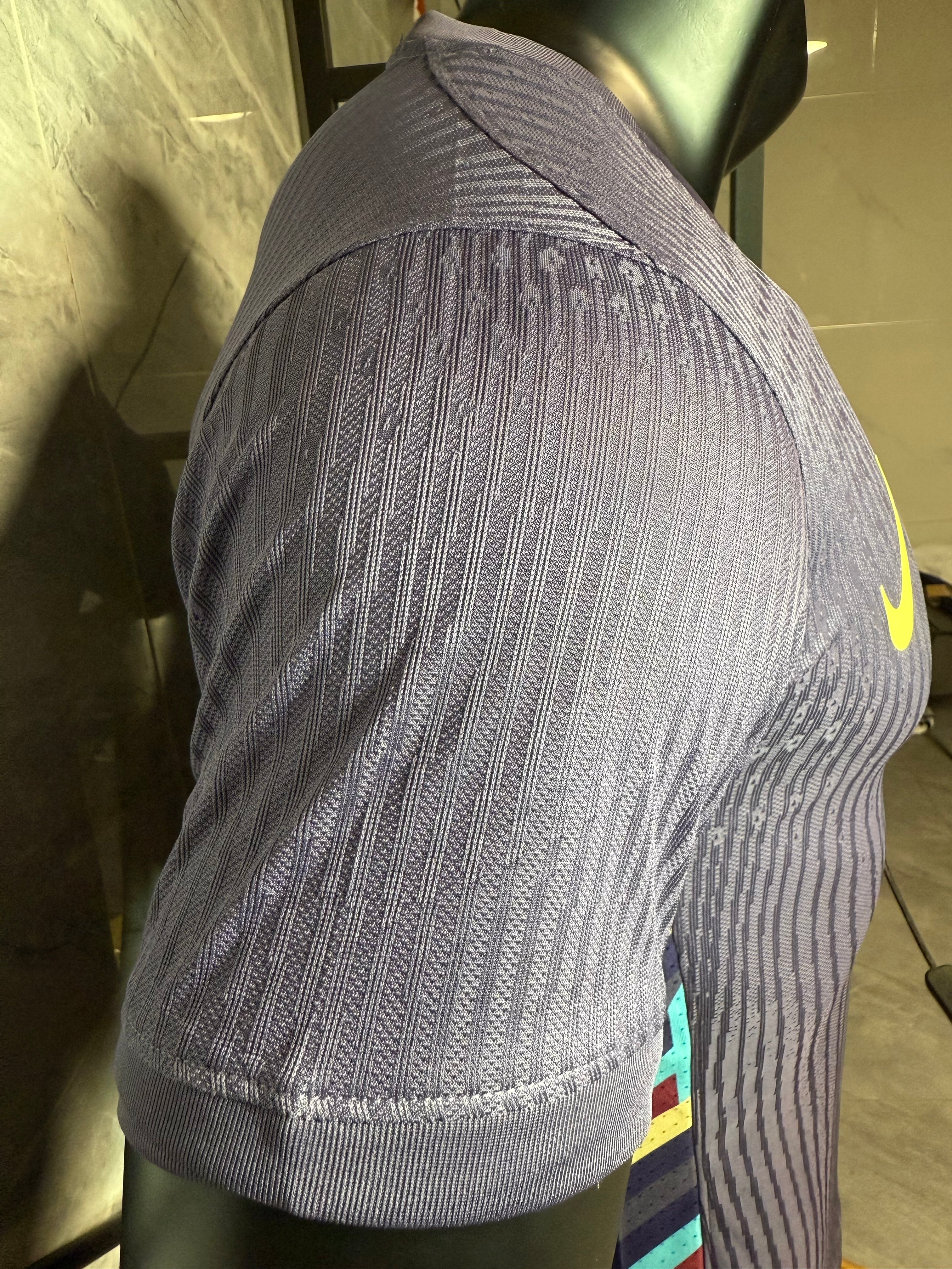 24-25英格兰客场玩家版本