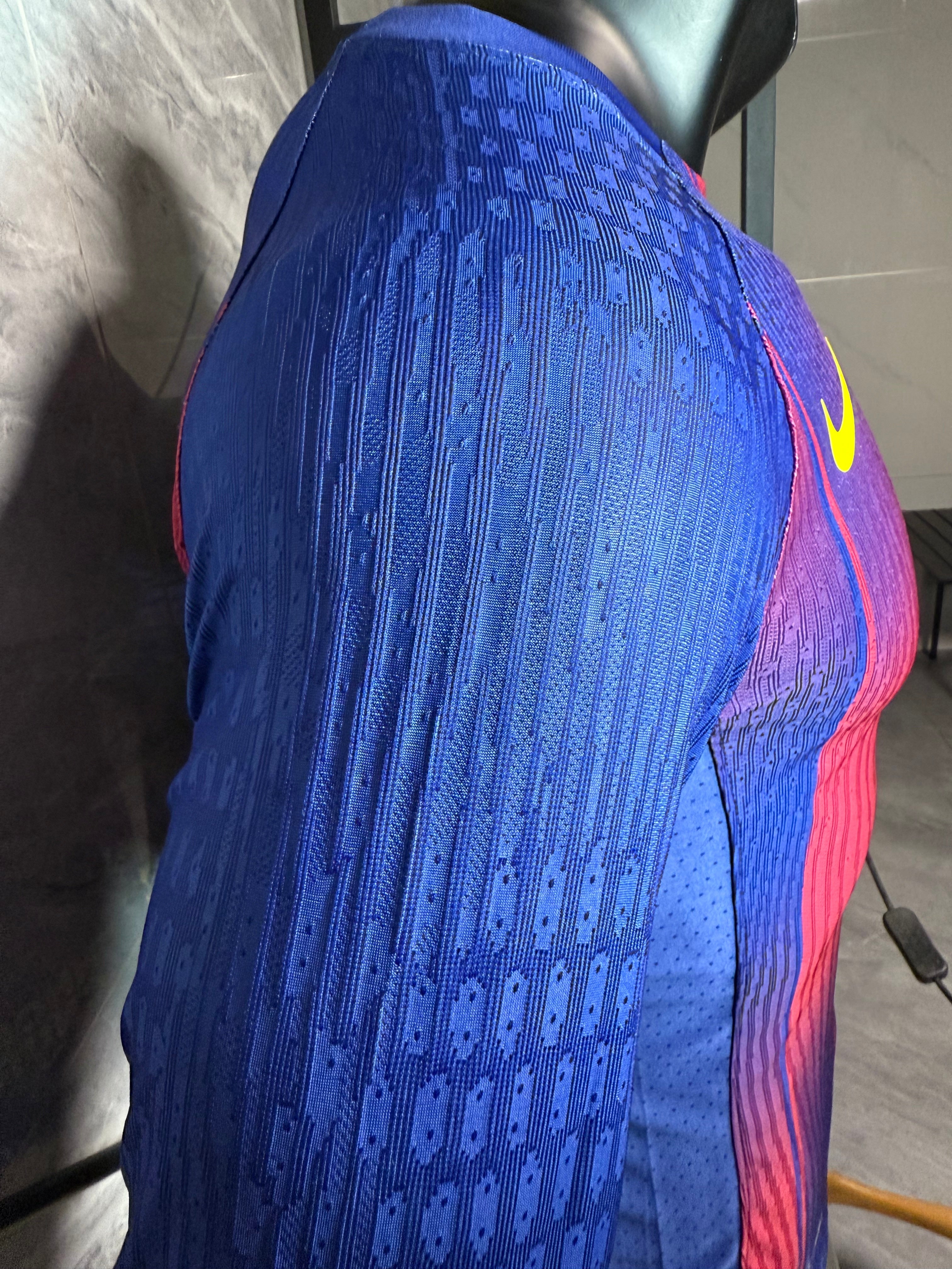 长袖球员 25-26巴萨主场玩家版本