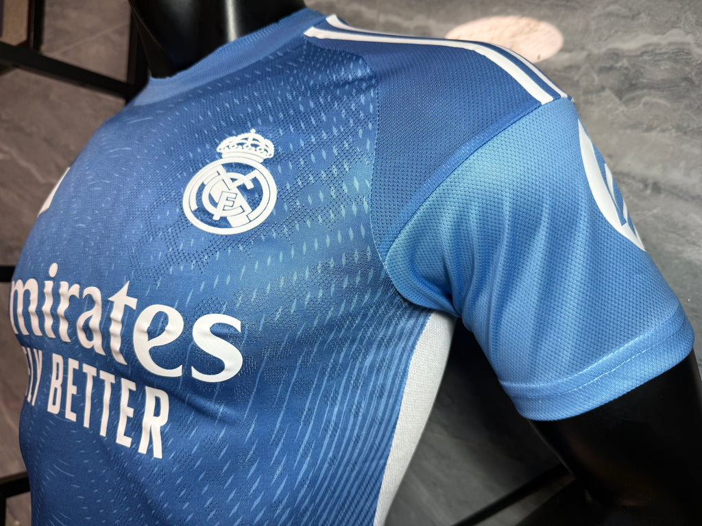 25-26皇马守门员蓝色玩家版本