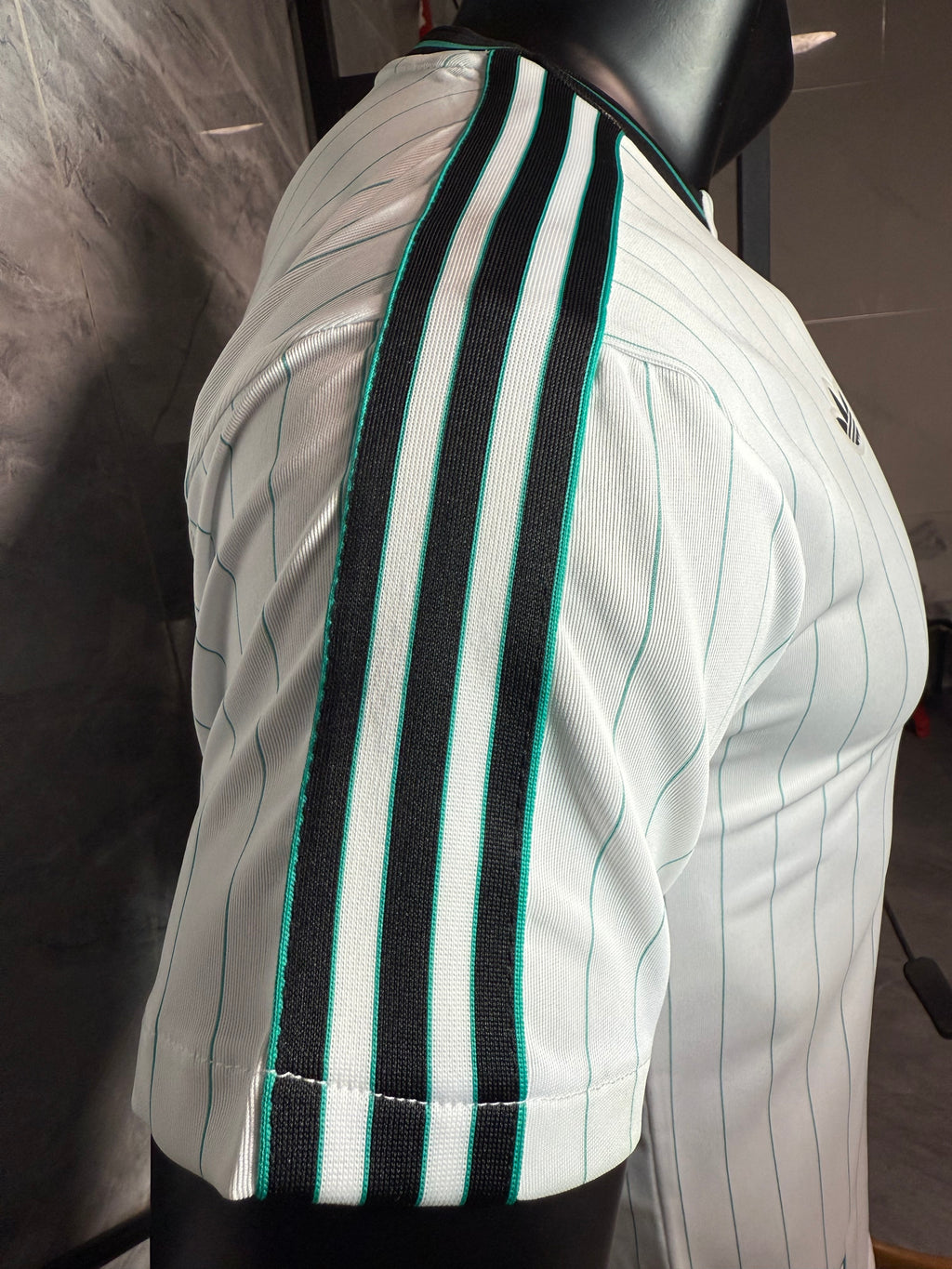 25-26LWP复古款三叶白玩家版本