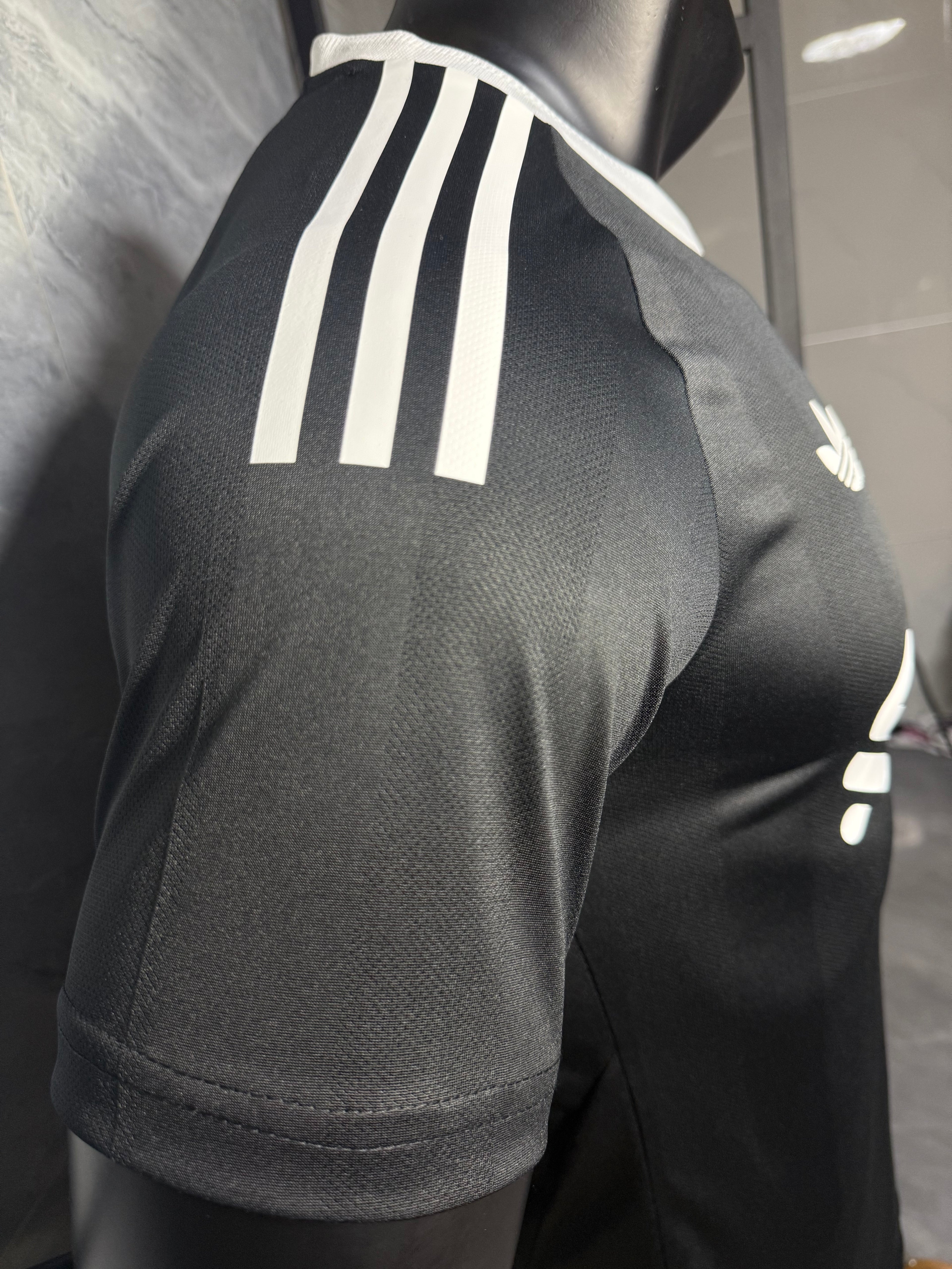 25-26利物浦守门员黑色玩家版本